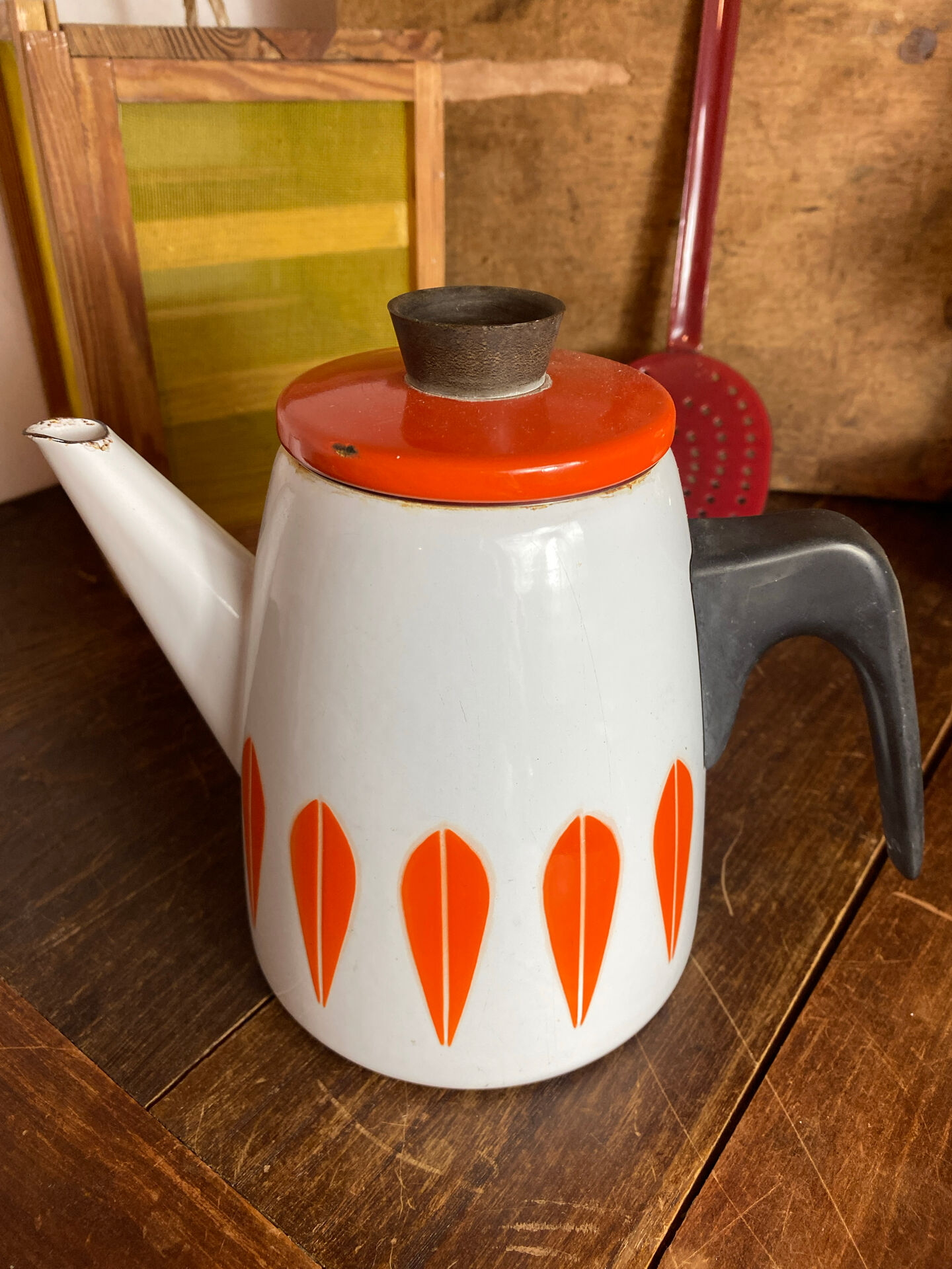 Scandinavian teapot Lotus Cathrineholm