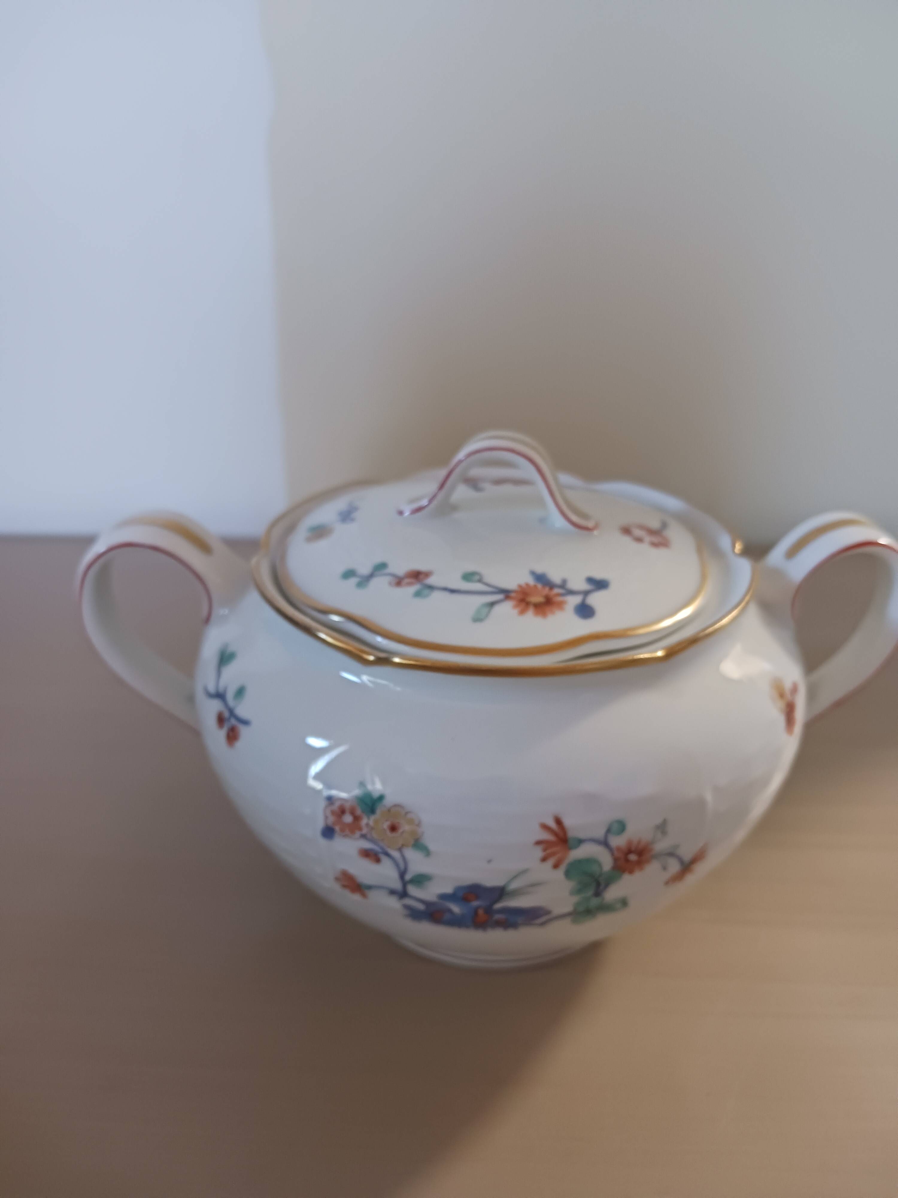 Sucrier en porcelaine Théodore Haviland Paris .