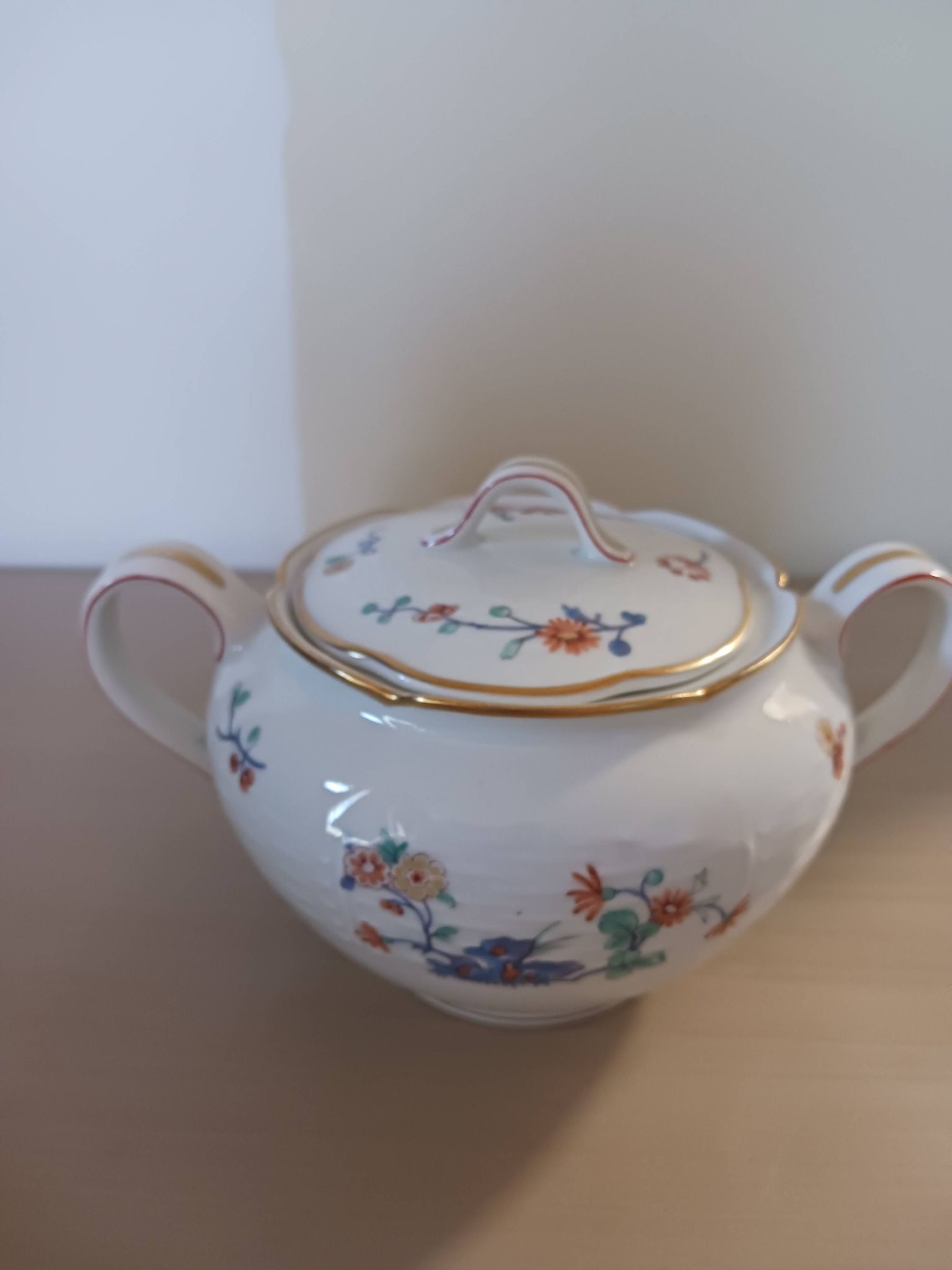 Sucrier en porcelaine Théodore Haviland Paris .