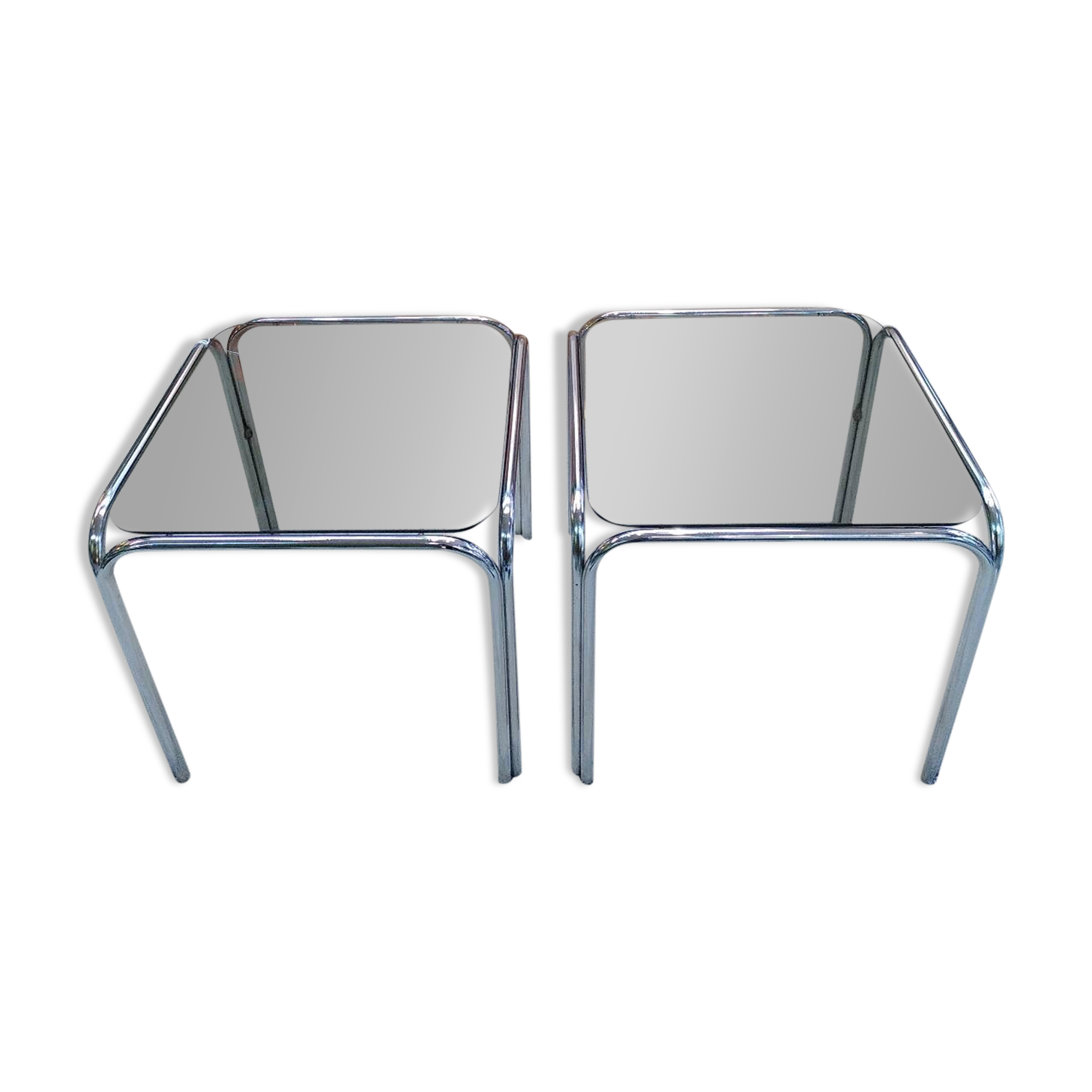 Paire de tables basses en métal chromé vintage