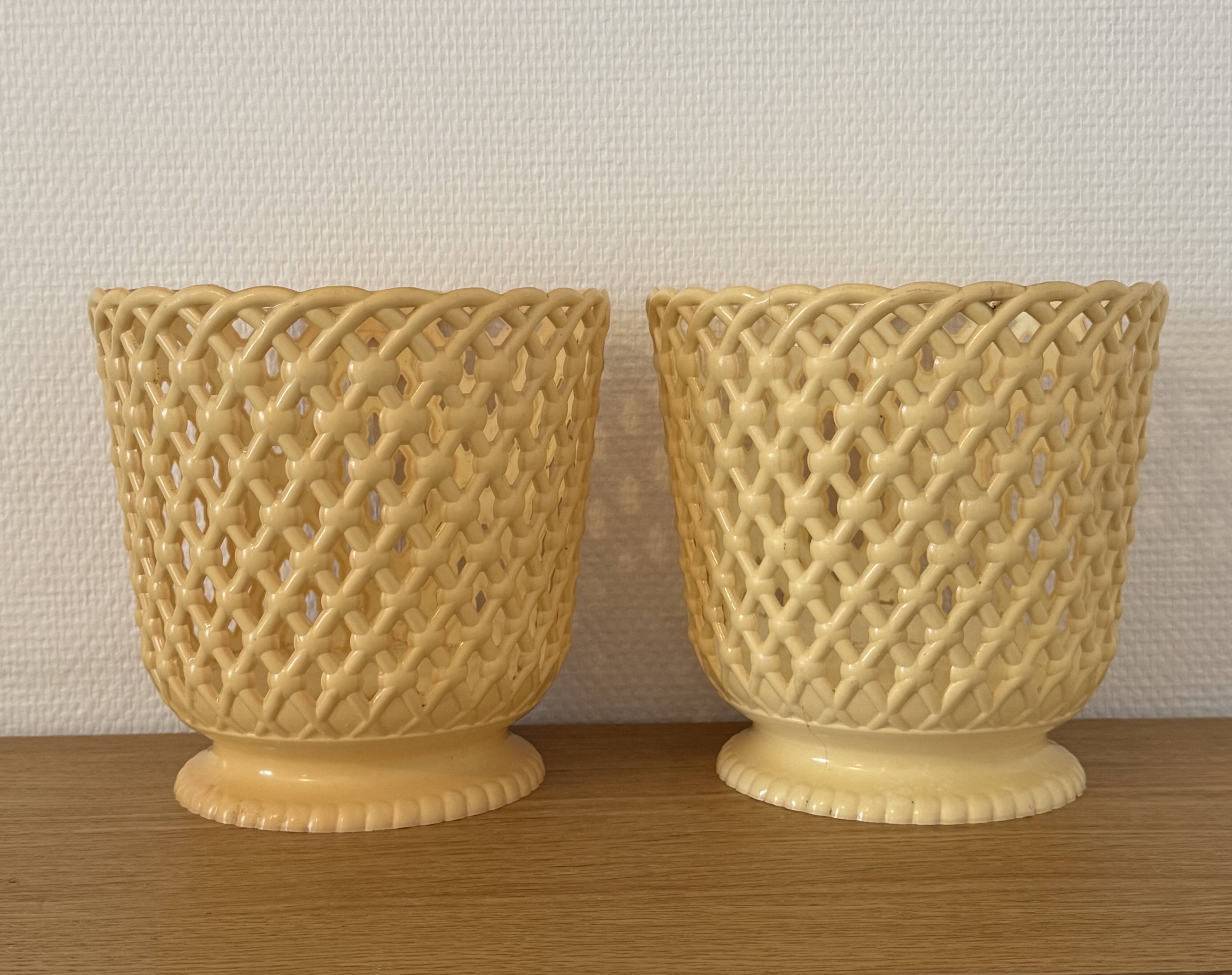 Pair of SYLA 70s pastel yellow flower pots 18cm