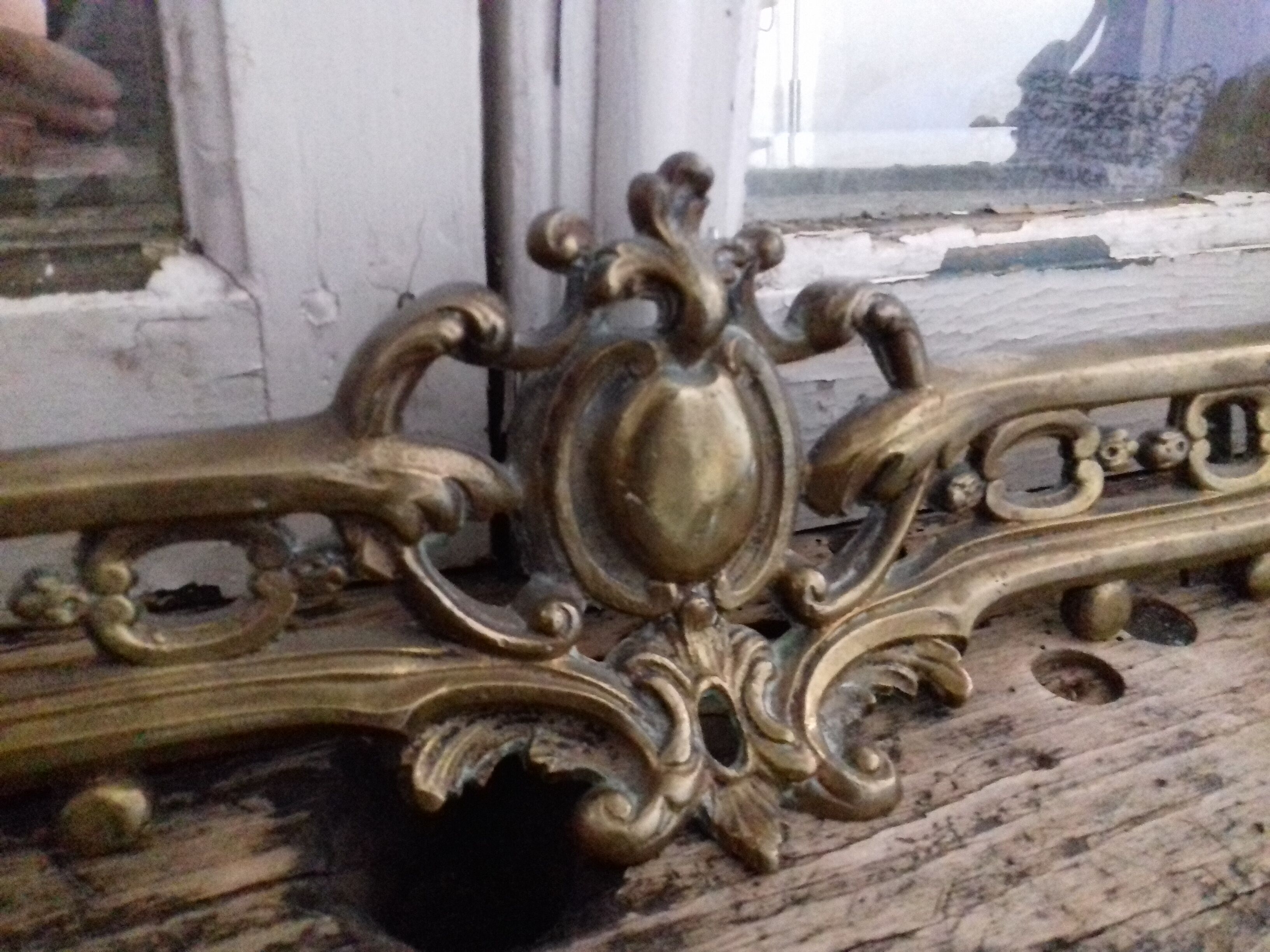 Bronze fireplace bar