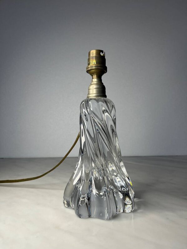 Pied de lampe torsadé en cristal signée Baccarat