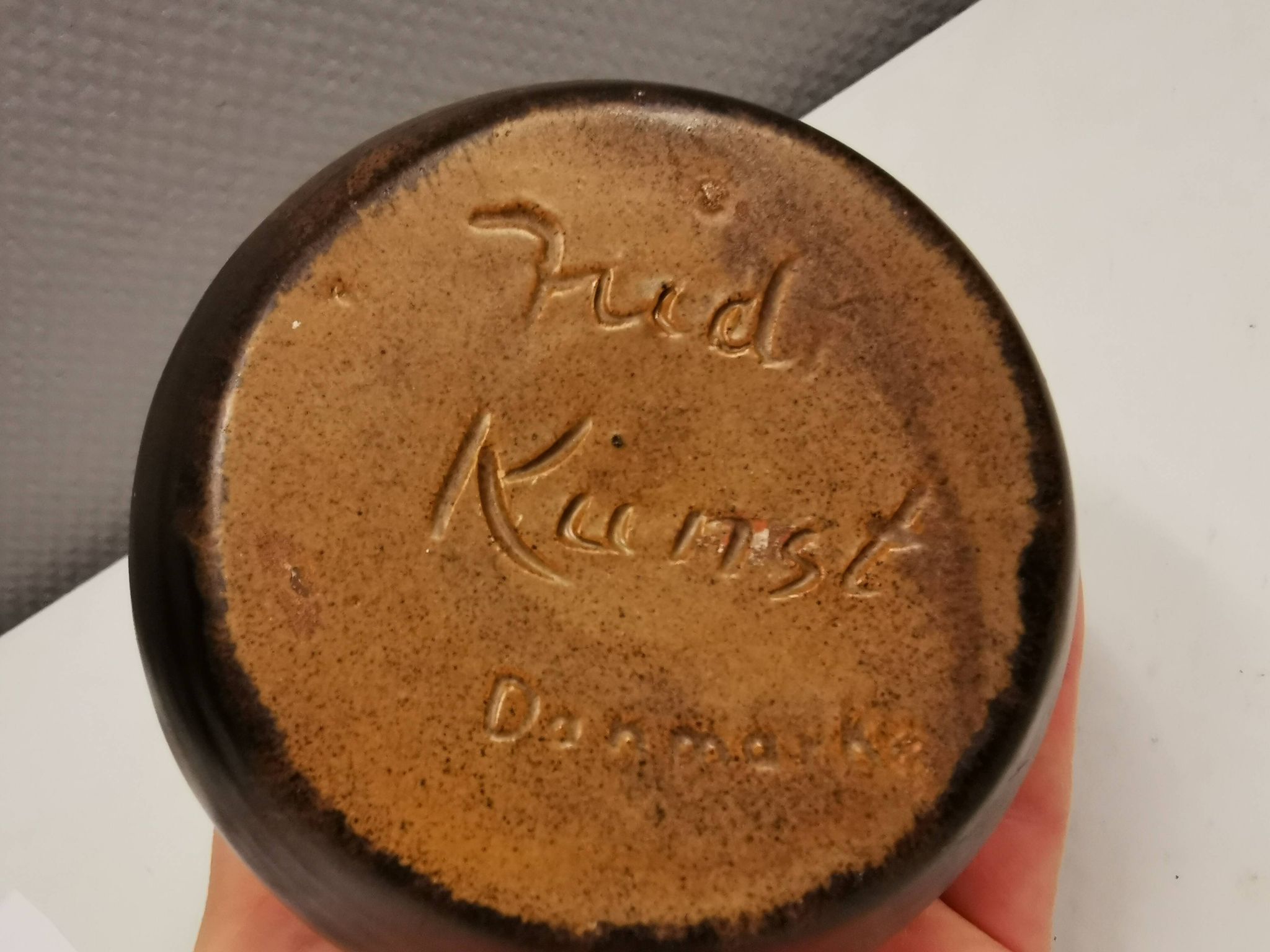 Ceramic vase in earthy/brownish/beige colours and tones. Judi Art, Denmark 1970s