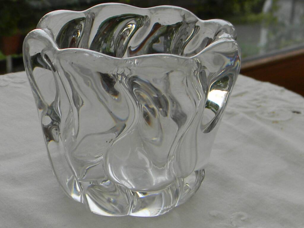 Small daum france crystal pocket tray.