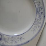 Trio d’assiettes anglaises en faïence fine bleue et blanche, début 20ème