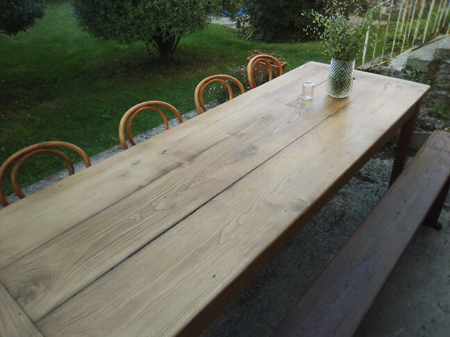 Farm table