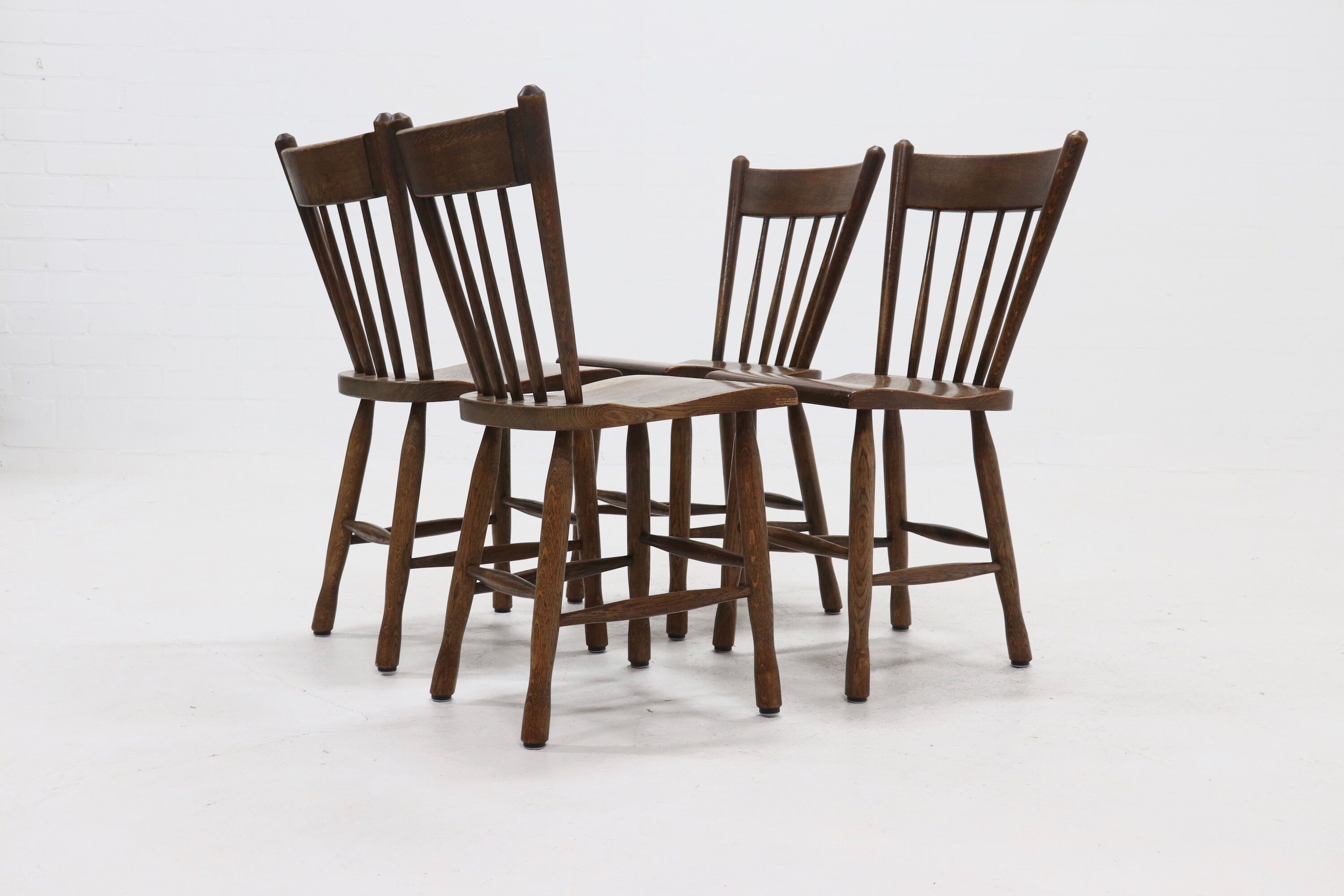 Ensemble de 4 chaises en chêne massif hollandais brutaliste des années 1960