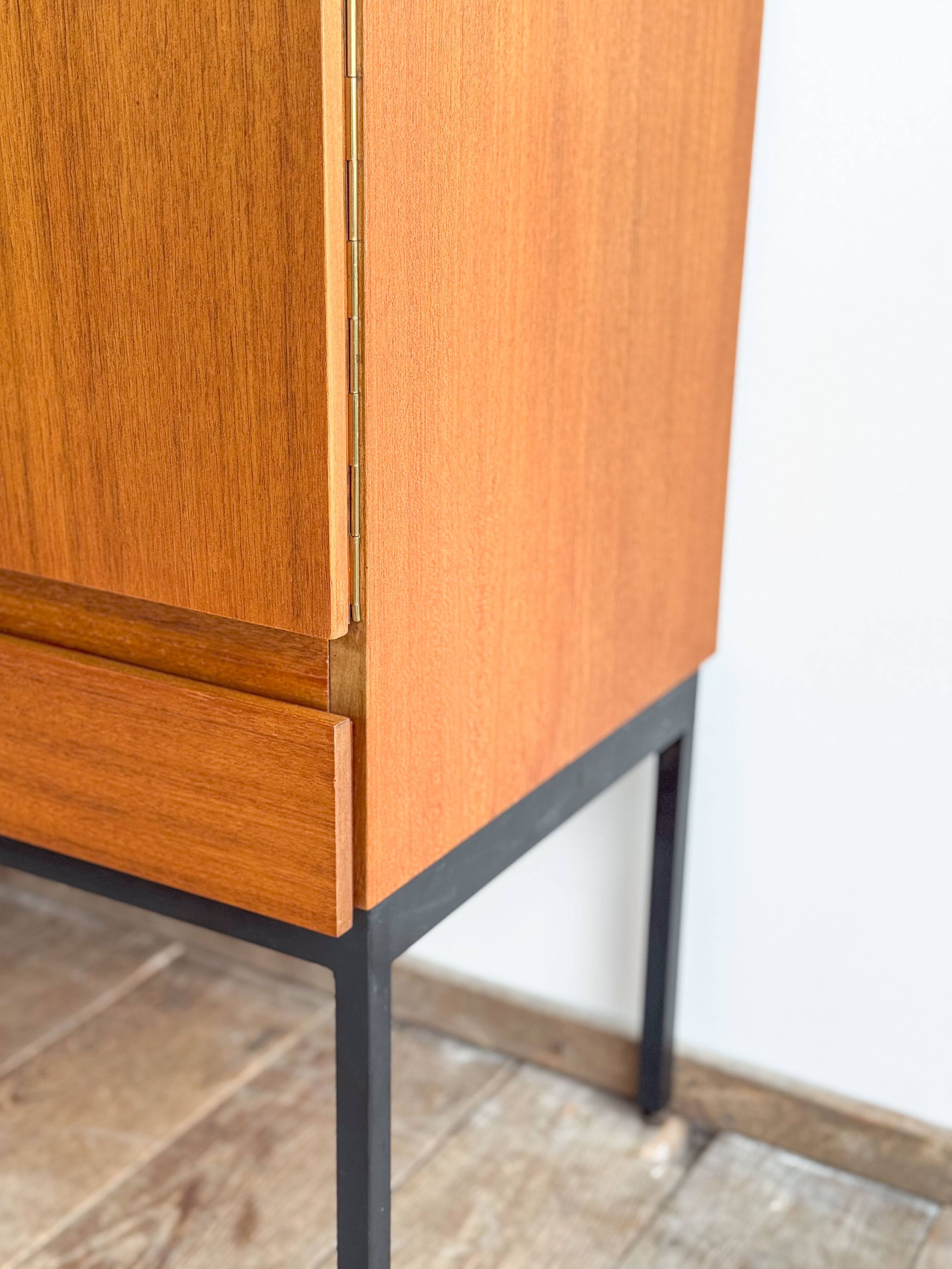 Buffet Mid-Century, modèle B60 en teck par Dieter Waeckerlin, Behr, 1950s