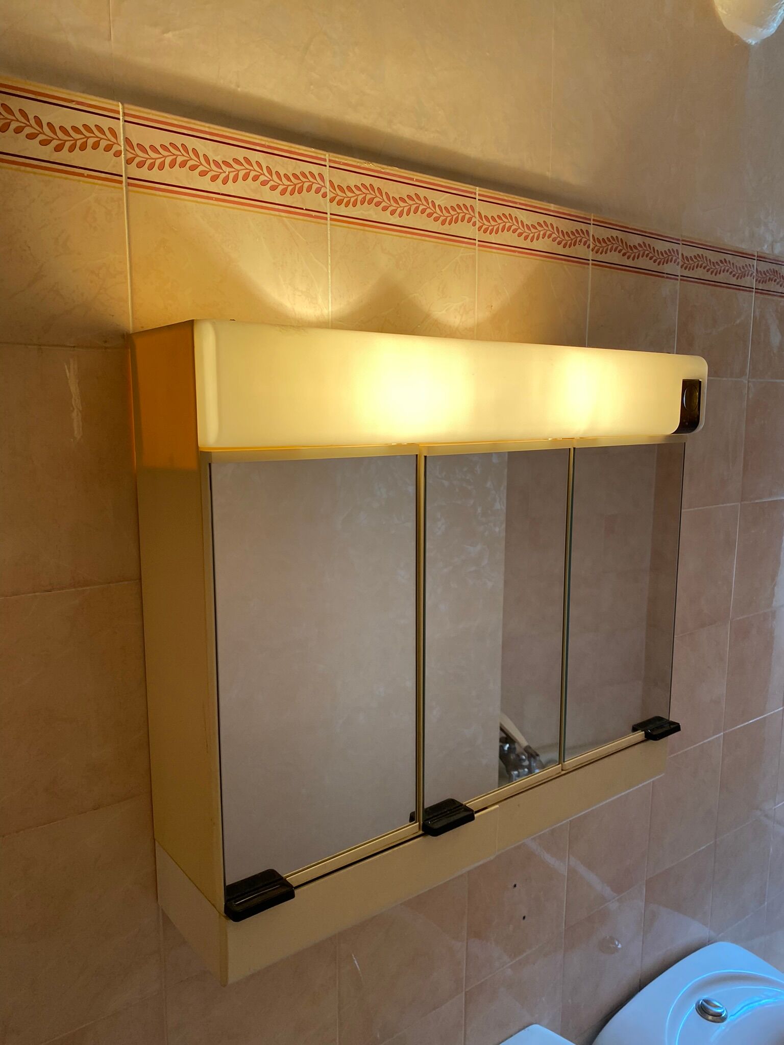 Allibert vintage toilet cabinet three mirror doors, two drawers, lamp