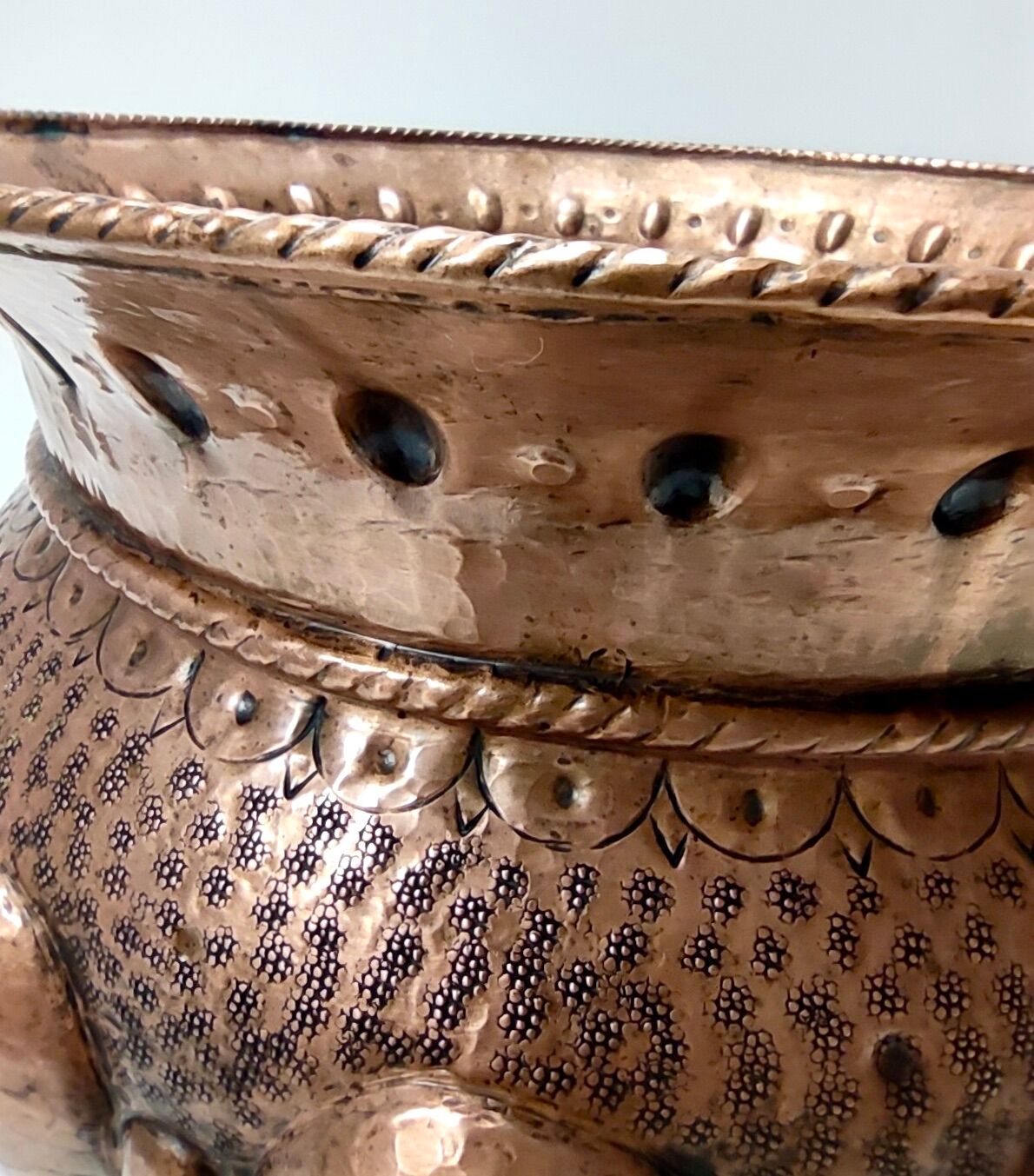 Vintage round embossed copper cachepot / vase by egidio casagrande, italy