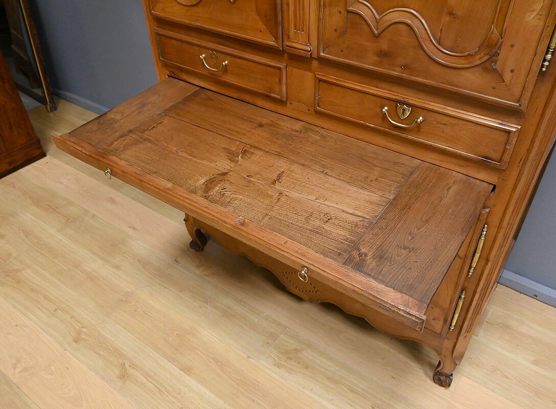 4-door cherry wood cabinet, regional work, Louis XV style – first part of the 19th century