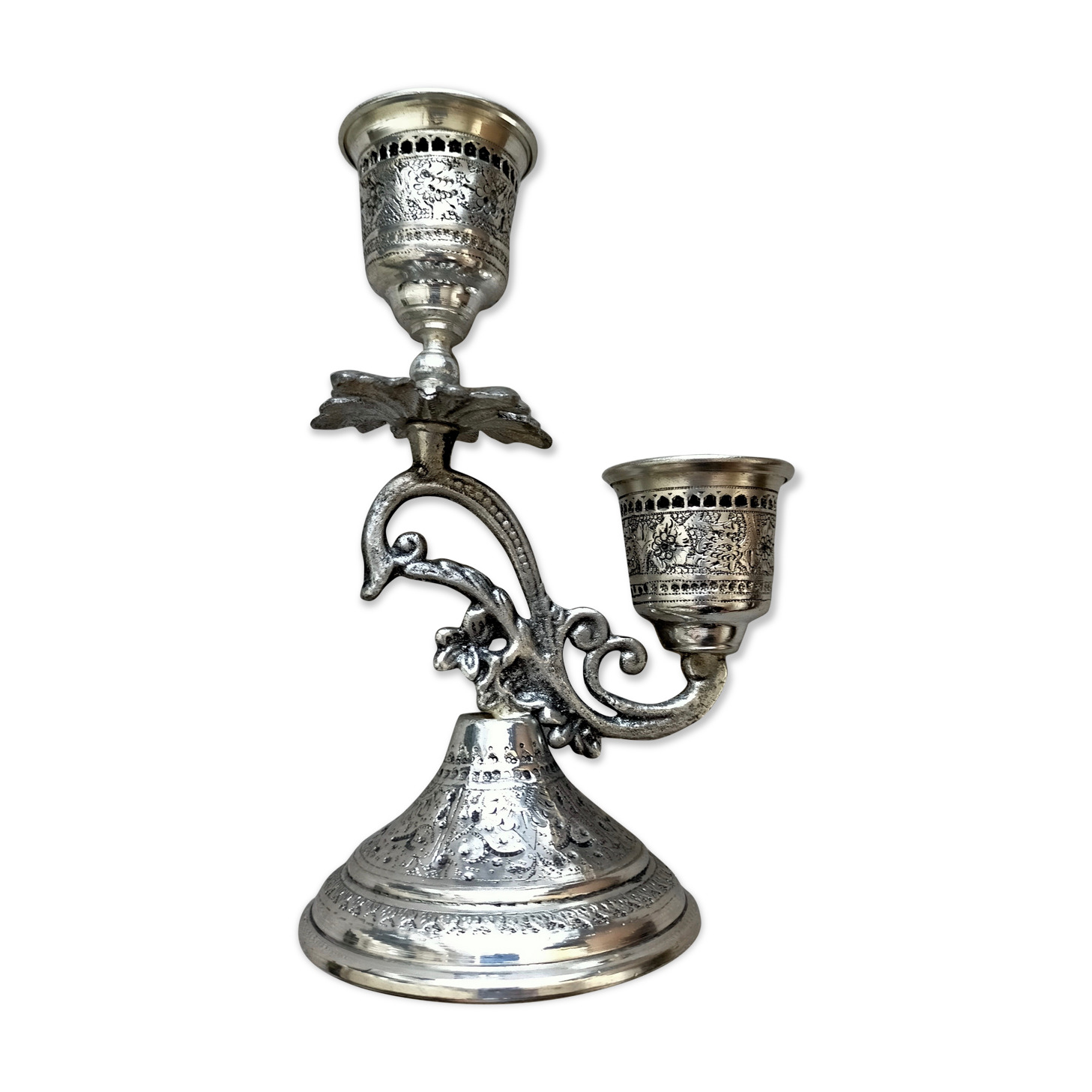 Two-arm metal candlestick