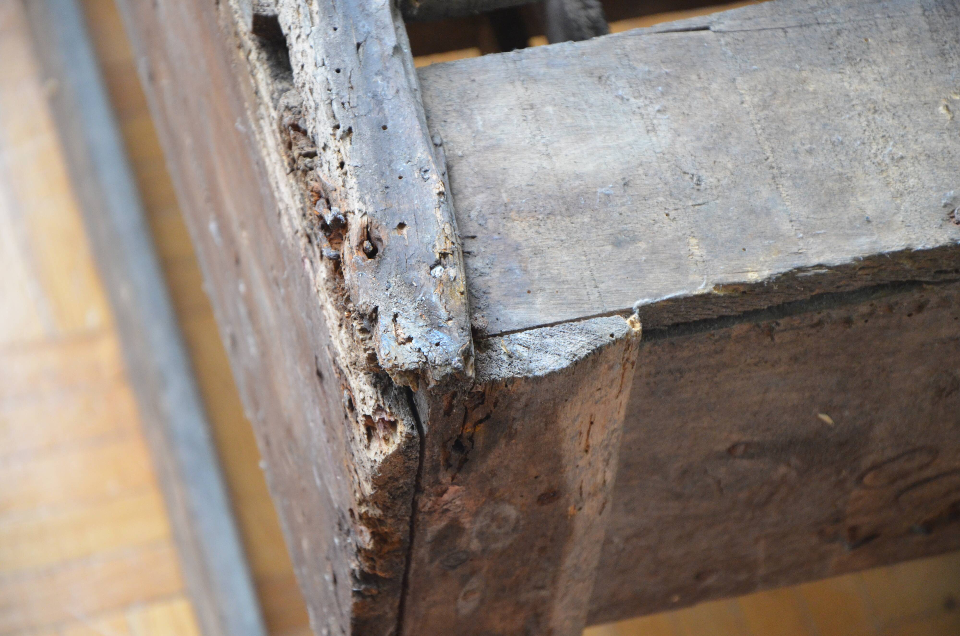 Wooden crate