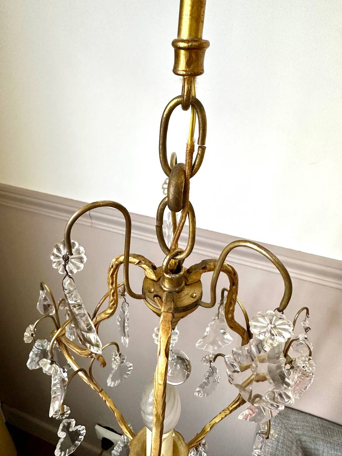 Pendant chandelier with crystal tassels