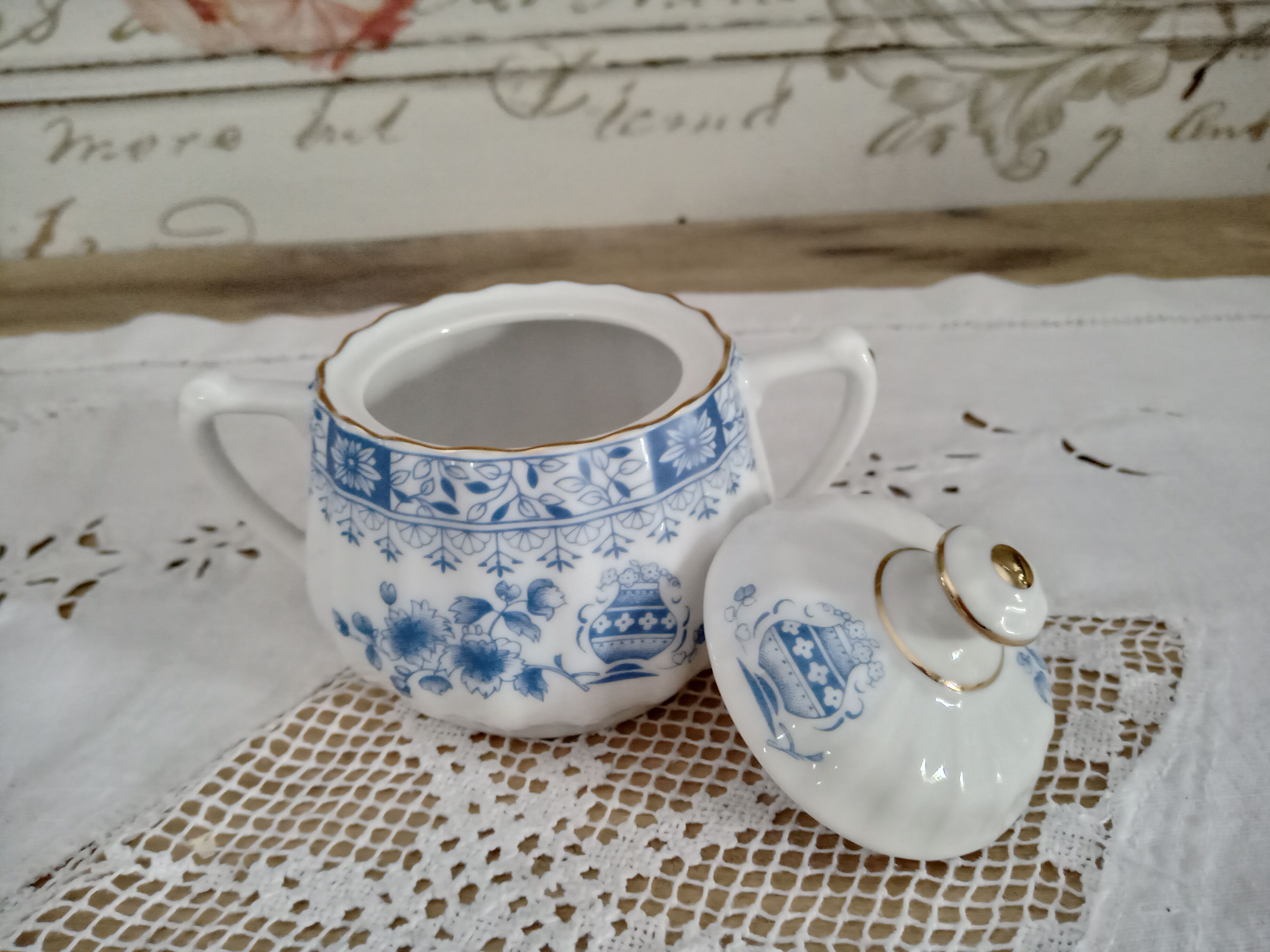 Porcelain sugar bowl Bavaria model China Blau