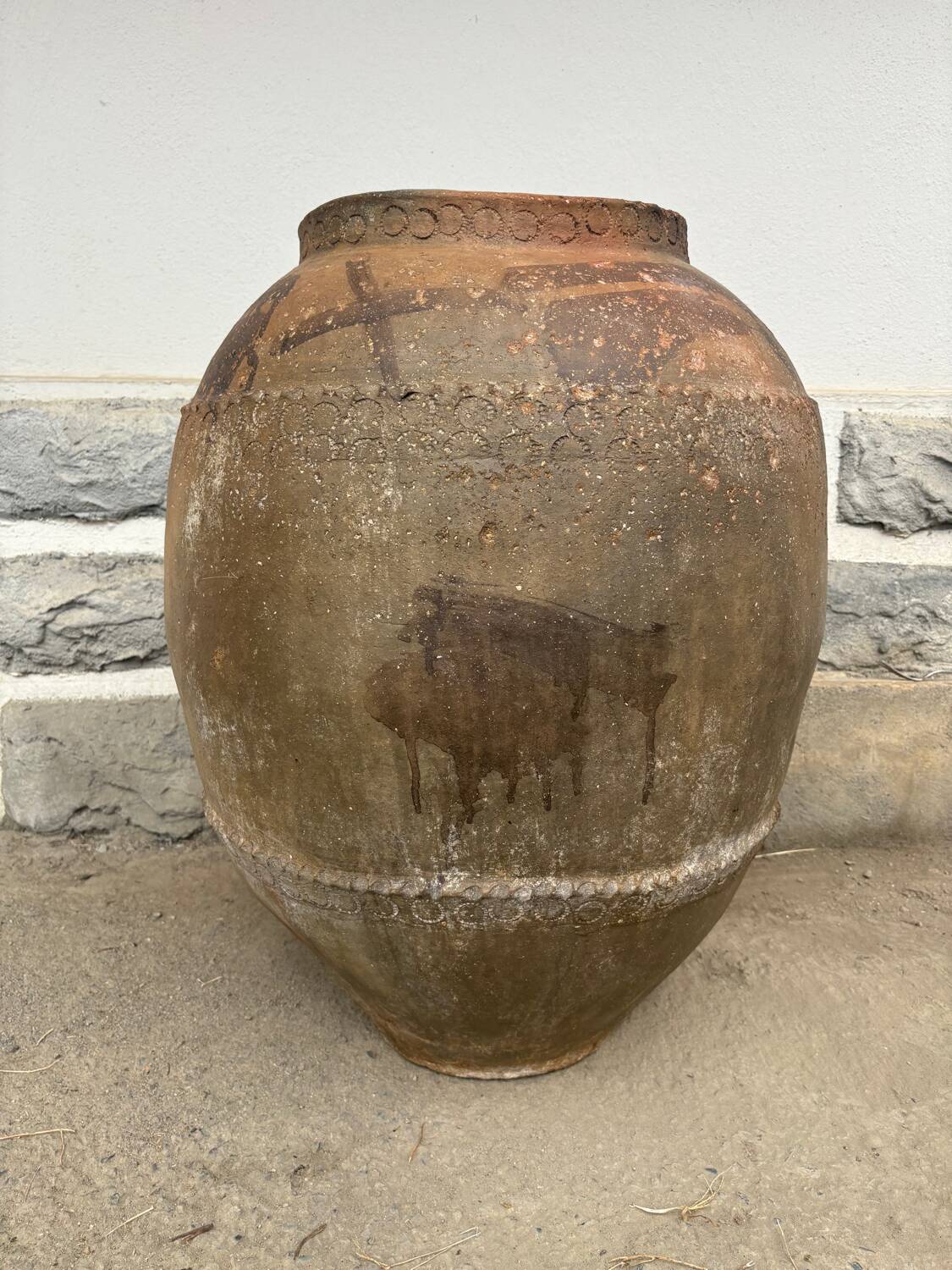 Old oil jar, Spain, Tinaja, 18th century.