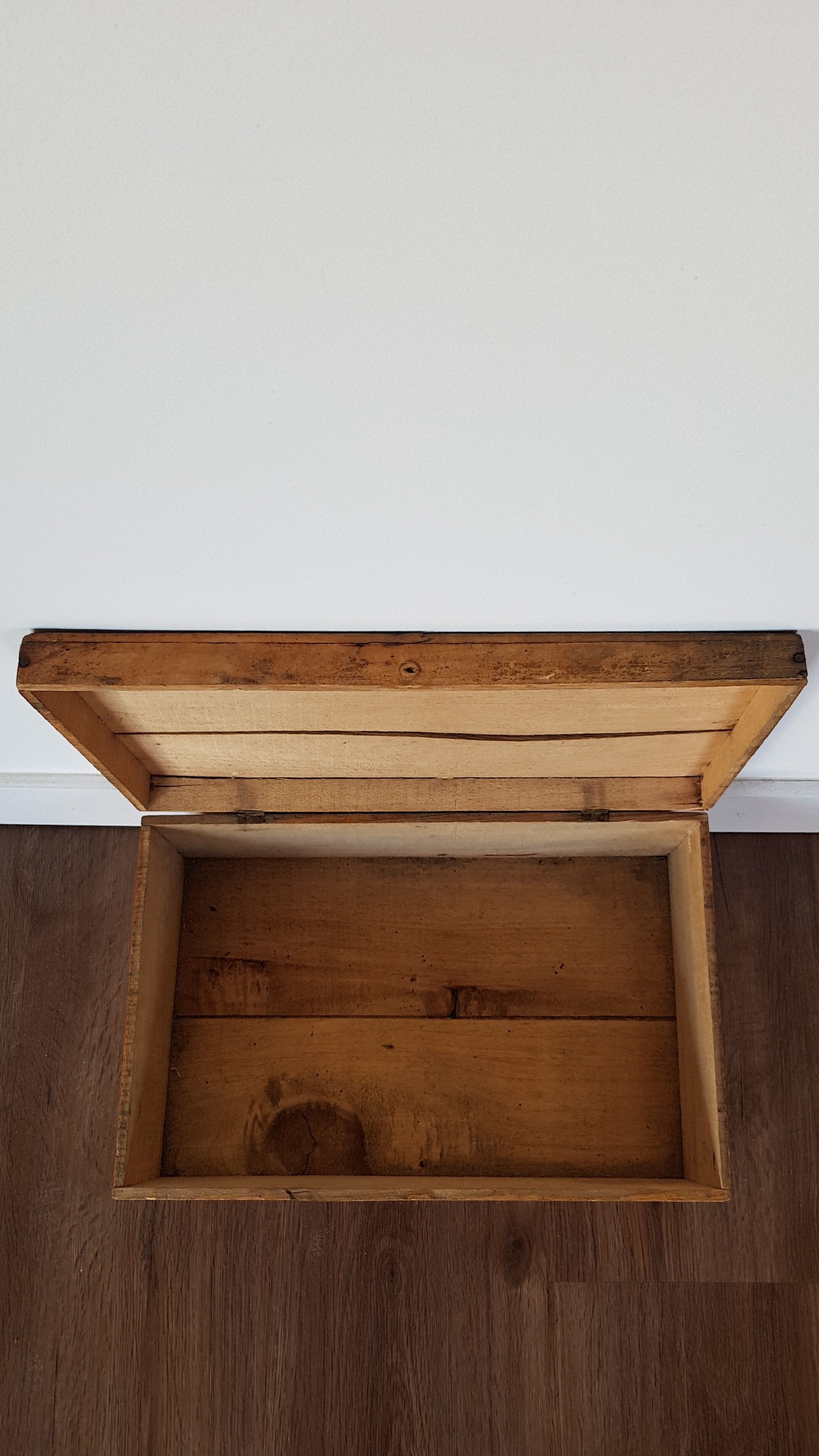 Advertising wooden box