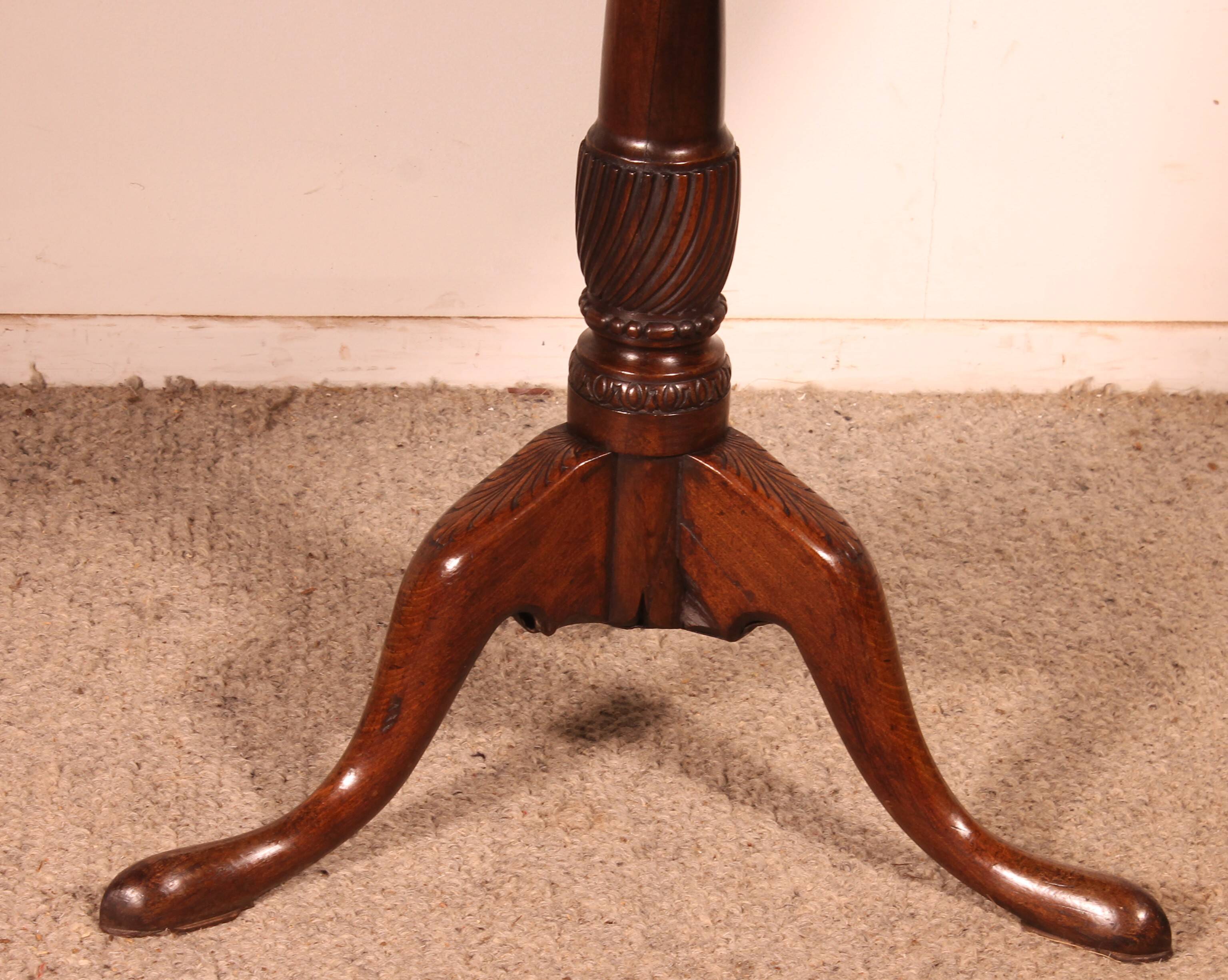 Mahogany Gueridon with a single-piece top - 18th century