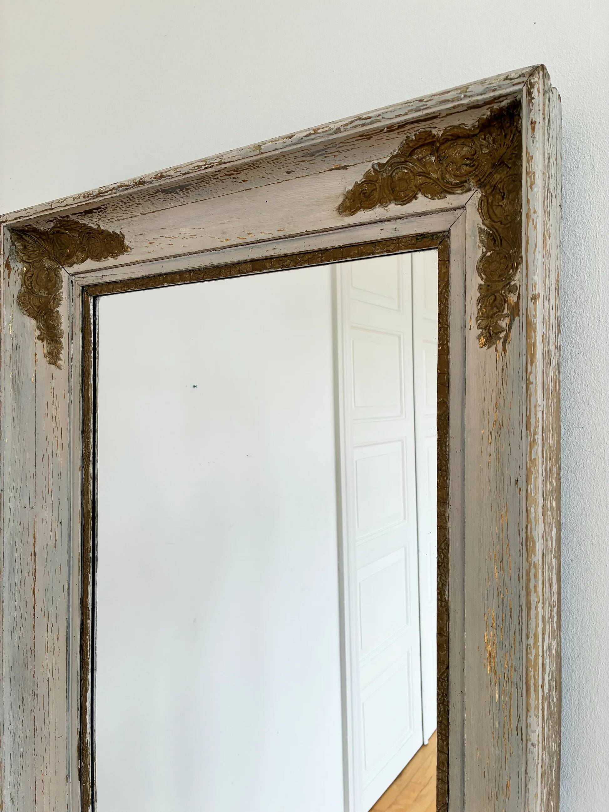 Miroir mural français en bois doré de style Napoléon III, 19e siècle