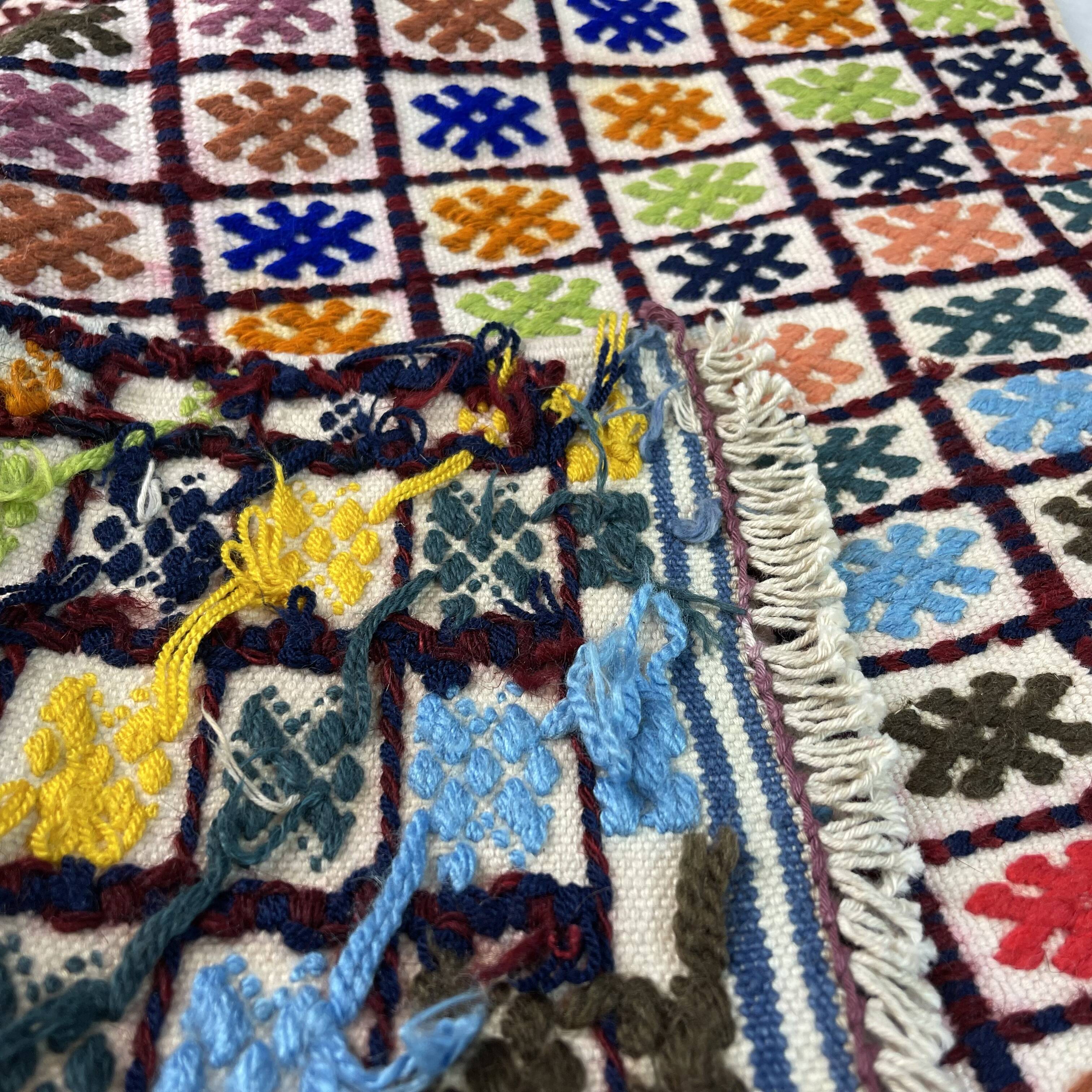 Vintage turkish kilim runner, 137 x 58 cm