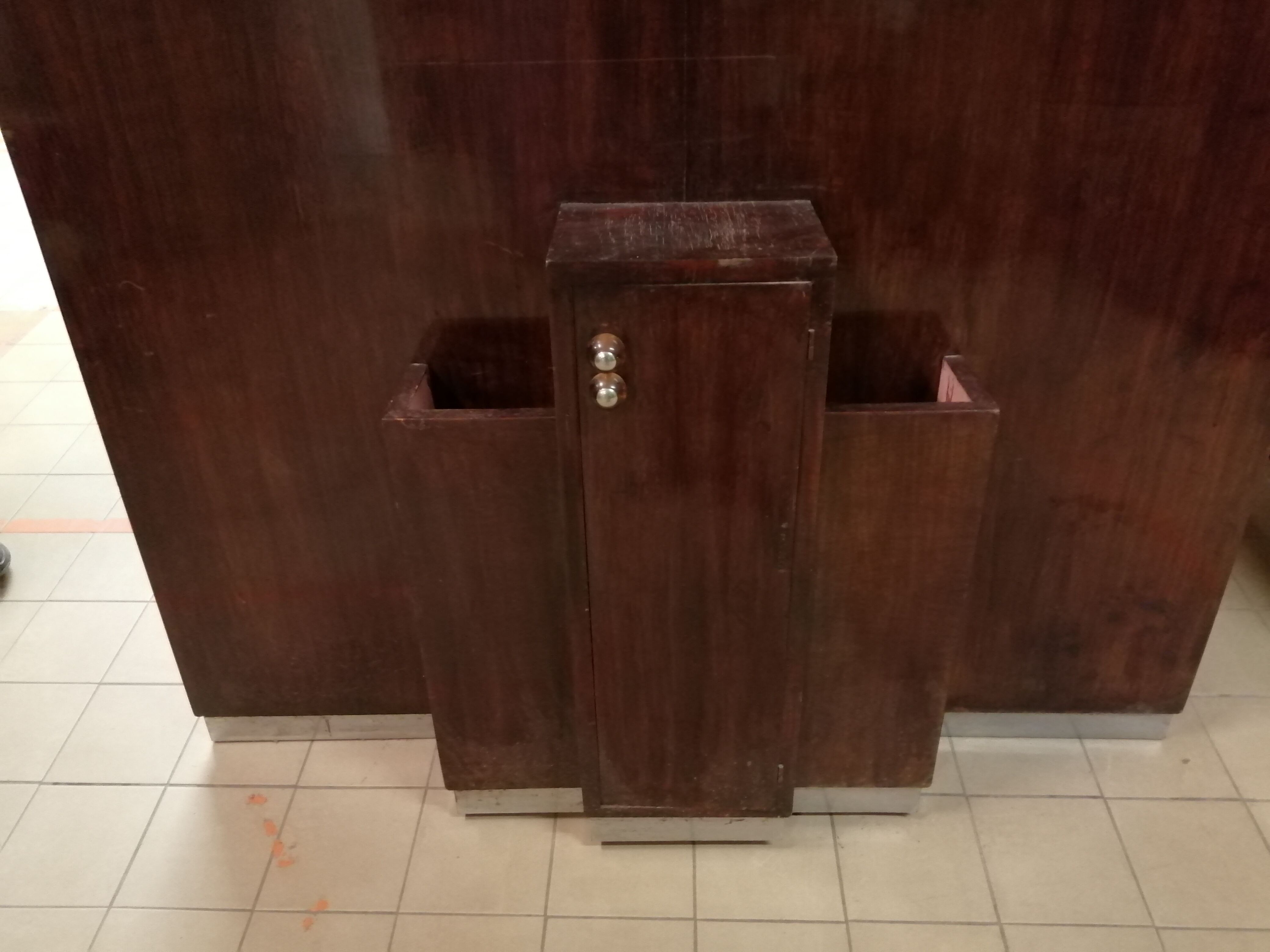 Atypical wall entrance coat rack, 50s