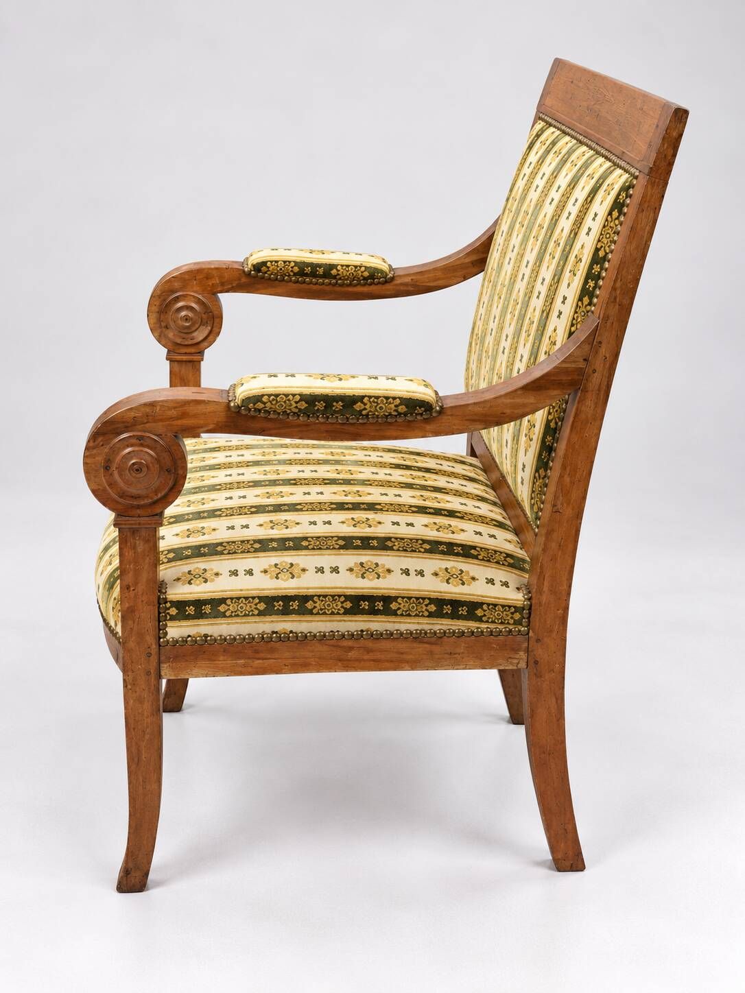 Antique armchair with wooden crossbars – Restoration style