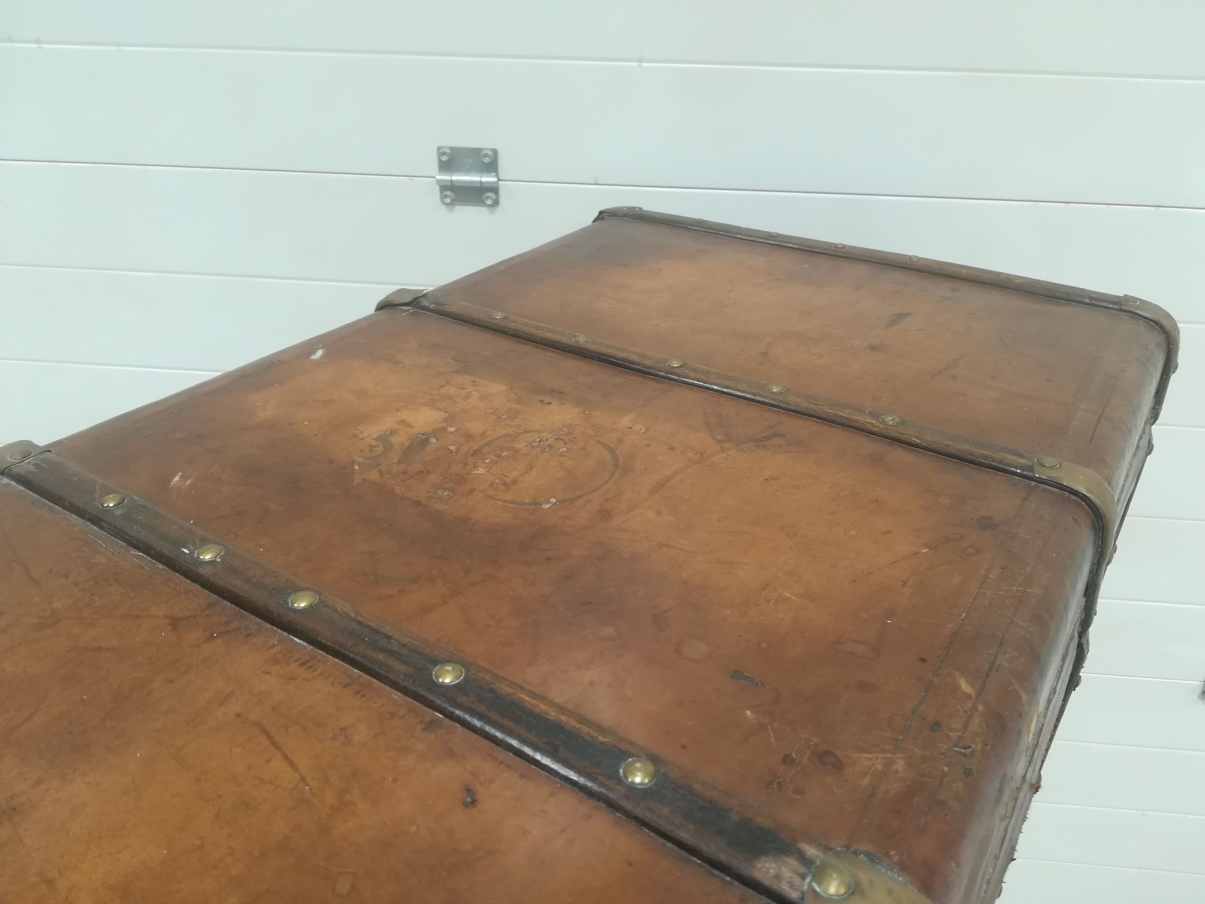 Former trunk Tan Leather