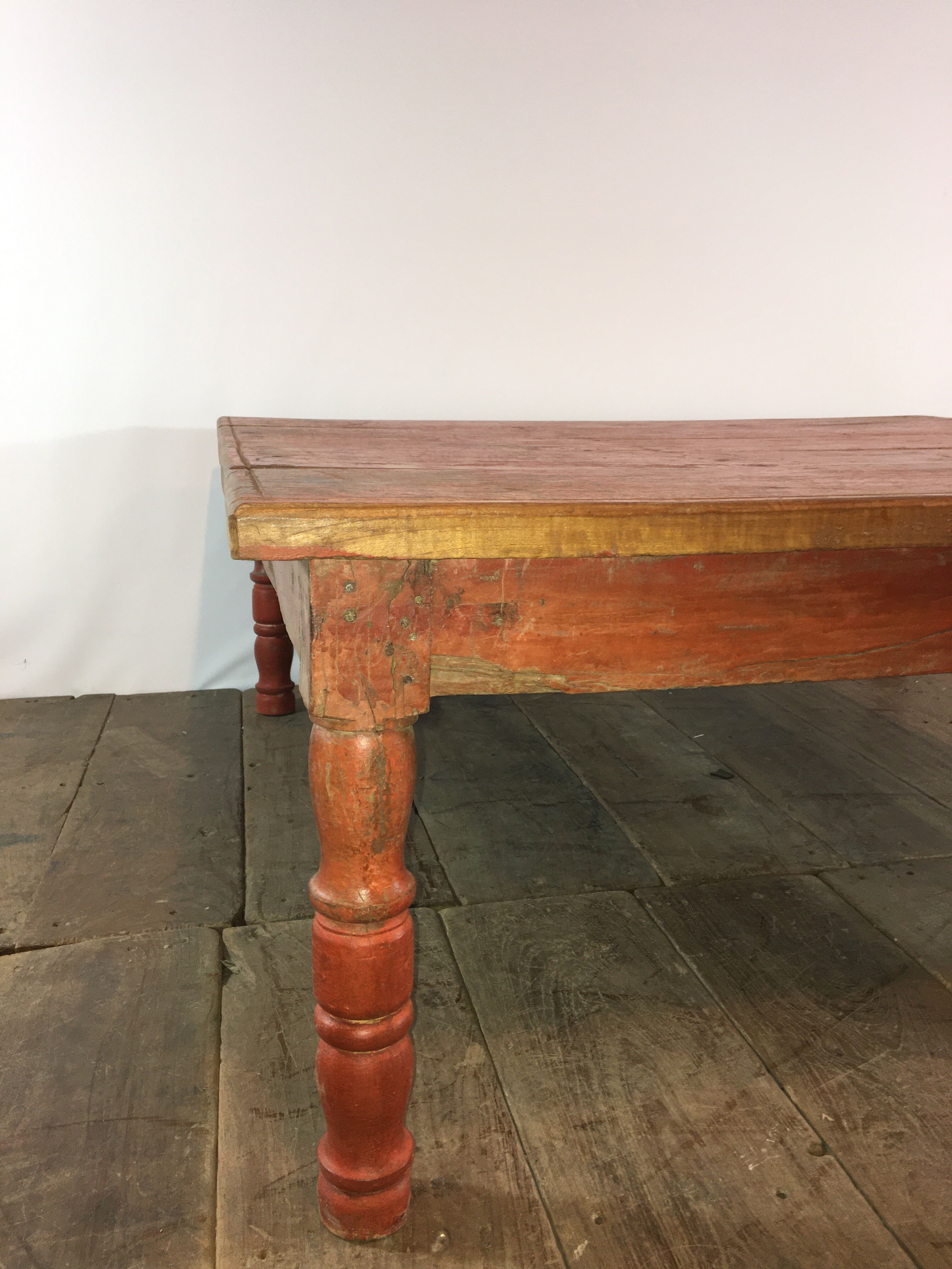 Red laqué wooden coffee table