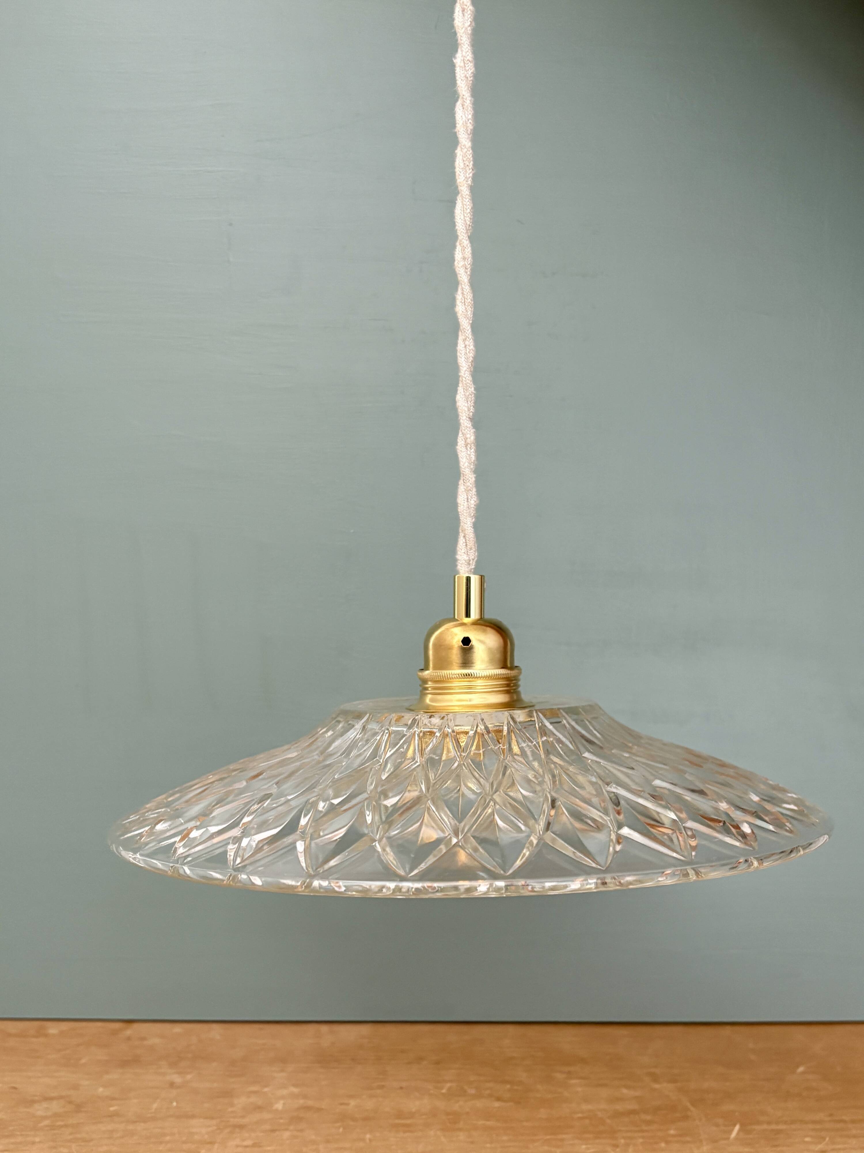 Suspension abat-jour vintage en verre moulé - collection vaisselle -