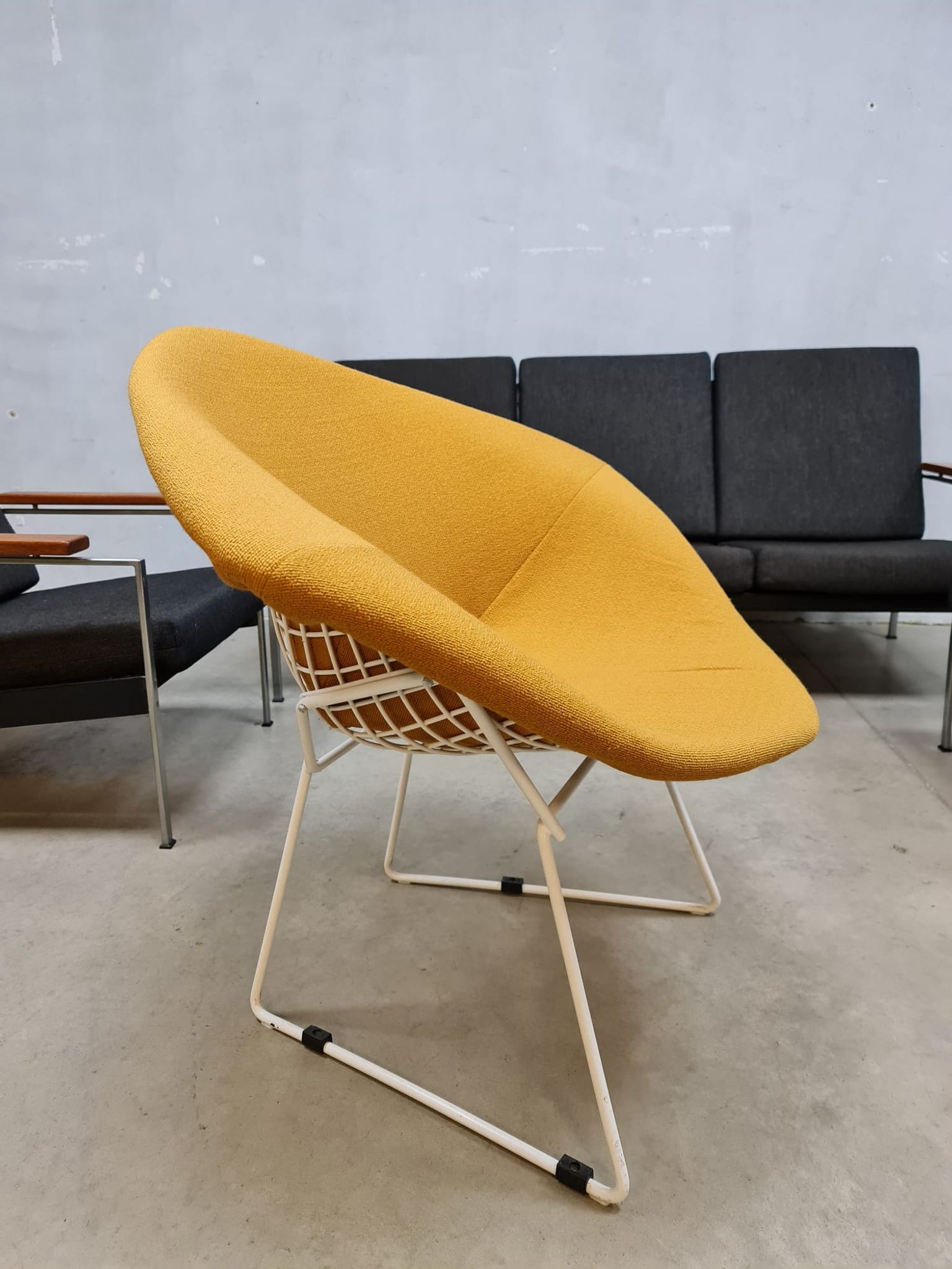 Diamond wire chair Harry Bertoia Knoll