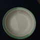 Plat rond creux en demi porcelaine de Badonviller avec marli vert diam 28 cm