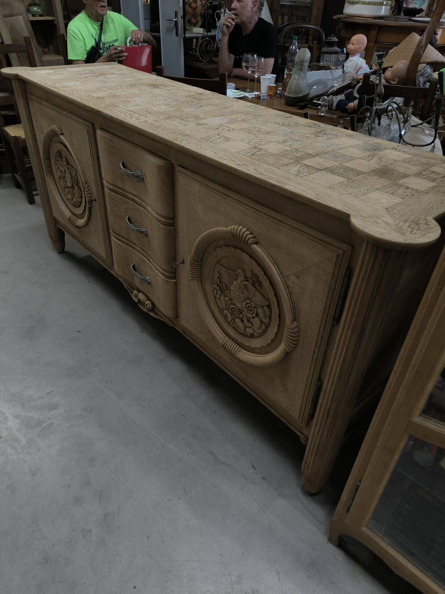 Large buffet in the Arts Décoratifs style, made of natural solid oak.