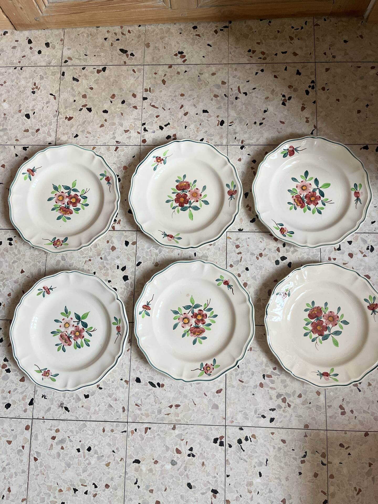 6 dinner plates