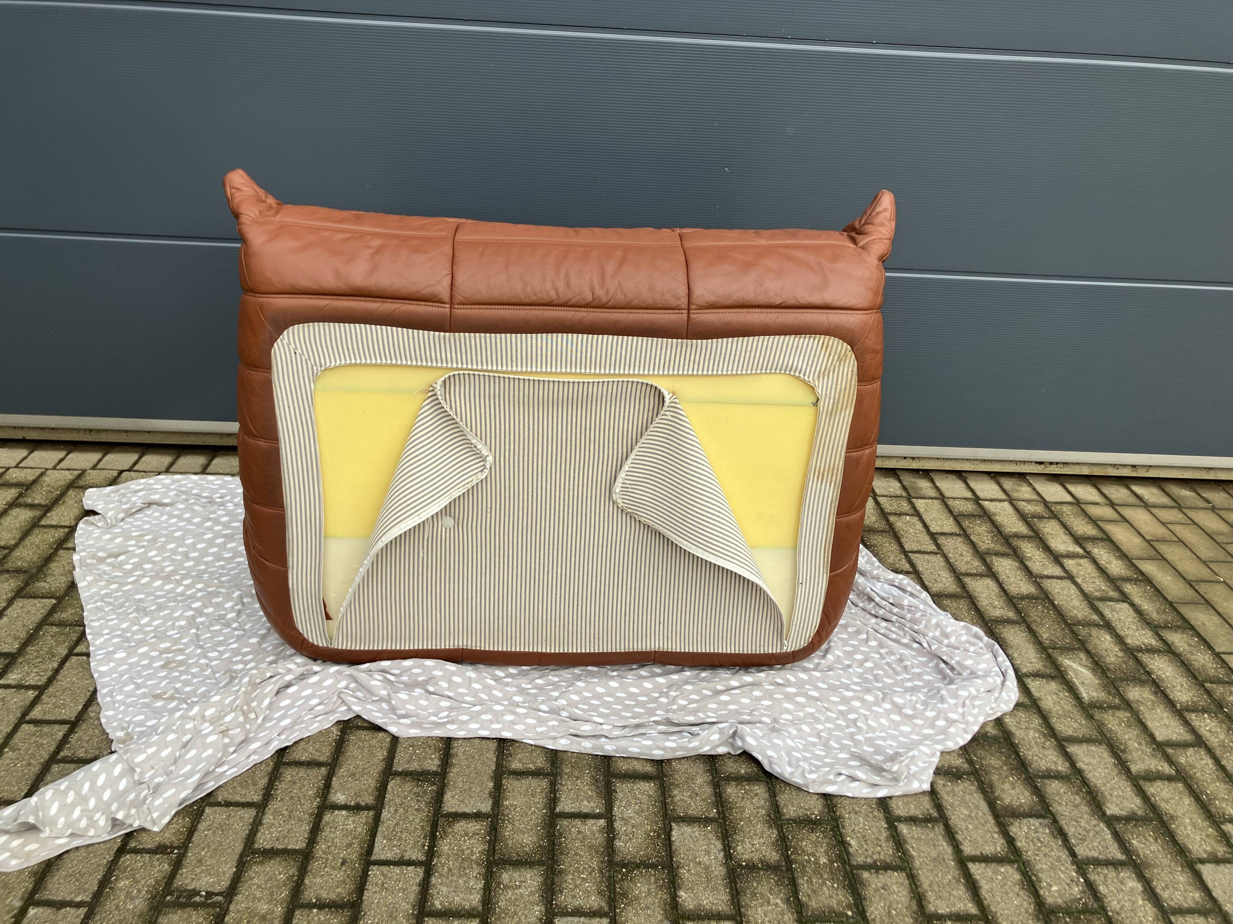 100% original vintage Cognac leather Togo Ligne Roset 2zit