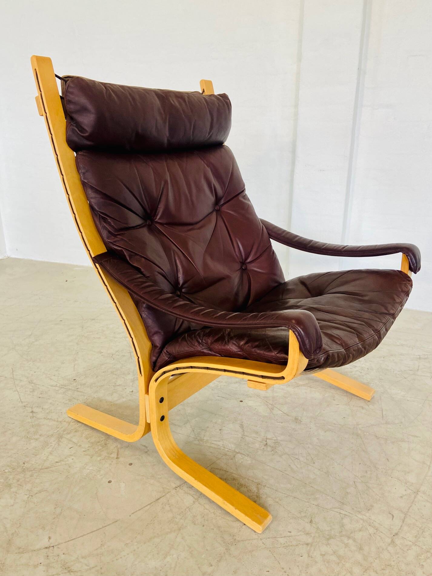Vintage mid-century scandinavian brown leather lounge chair by ingmar relli
