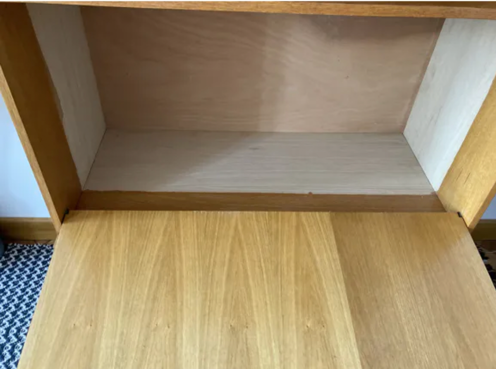 Secretary compass feet