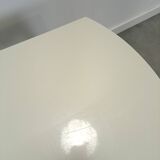 Vintage gebroken wit kunststof tuintafel eettafel