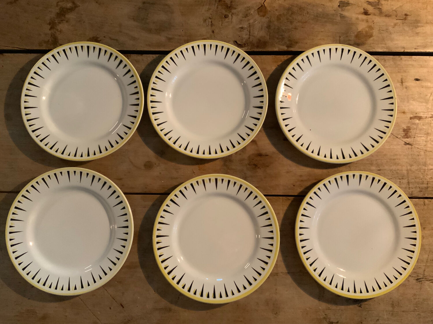 Assiettes 50’ Selency x Monoprix Croisé Laroche