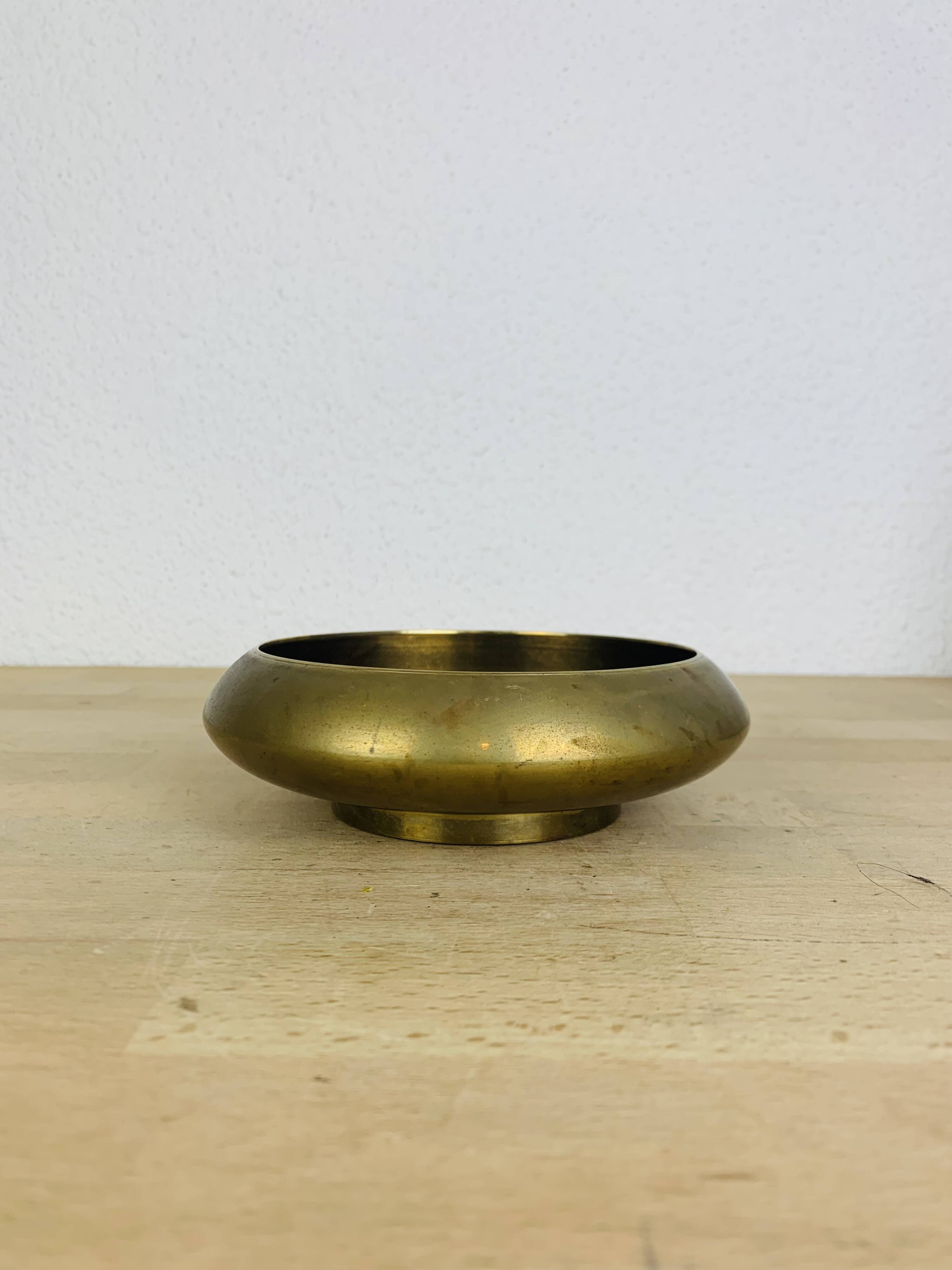 Vintage round gold-plated brass pocket tray