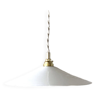 Opaline suspension