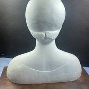 Grand Buste Biscuit de porcelaine - Limoges - XXè - 40 cm sans le socle