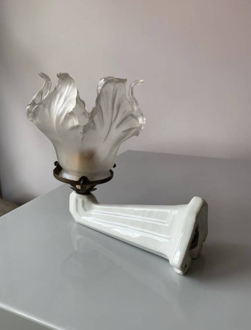 Porcelain wall lamp and art deco glass tulip