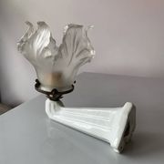 Applique en porcelaine et tulipe en verre art déco