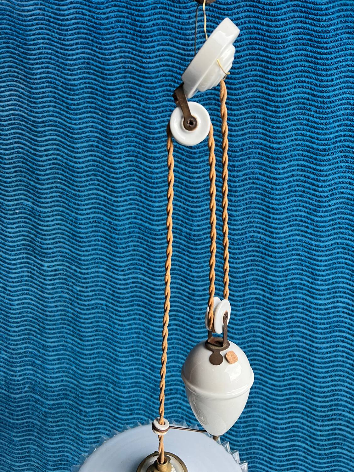 Suspension rises and falls vintage