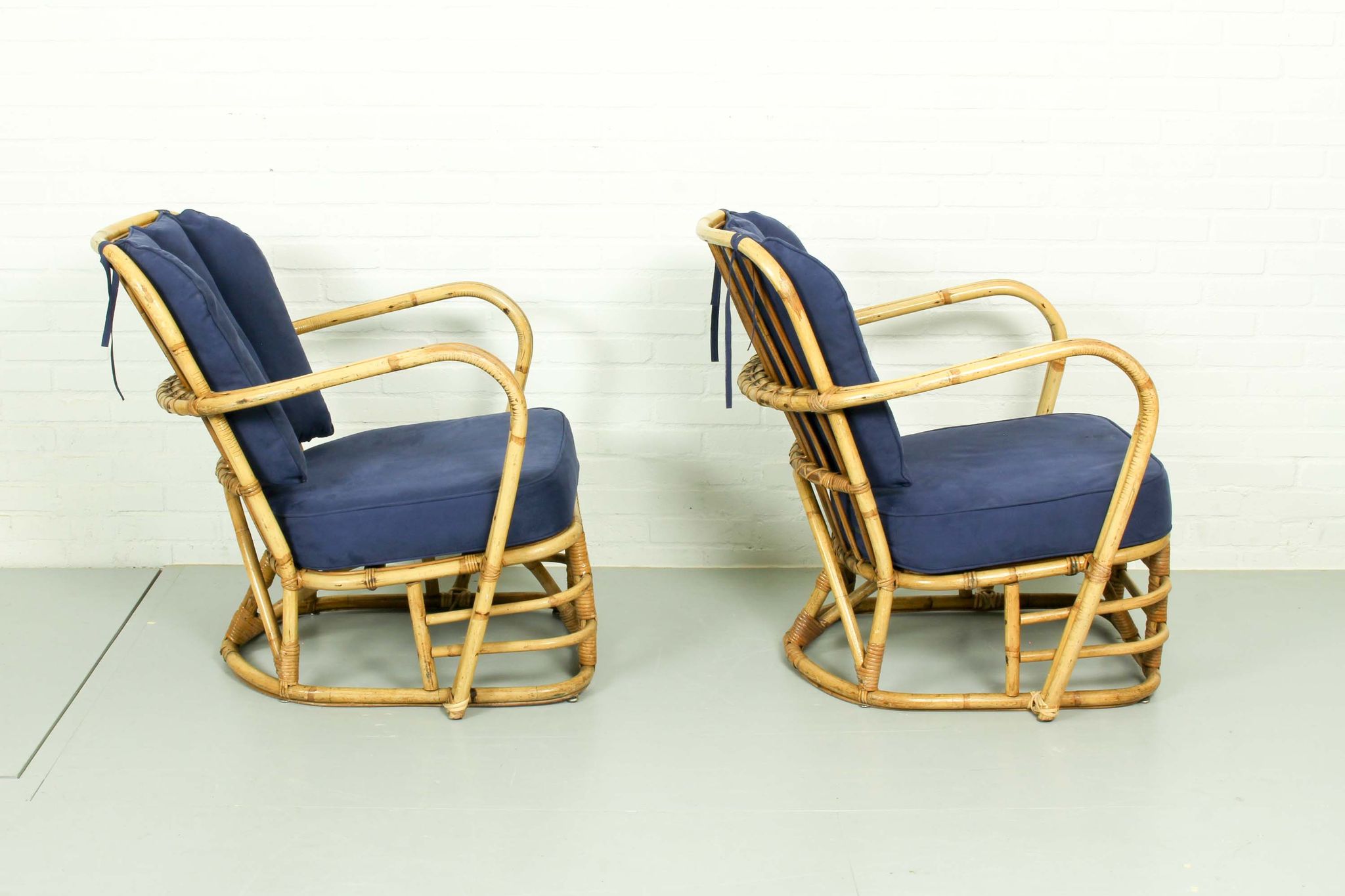 Ensemble rare de salon de rotin de milieu du siècle