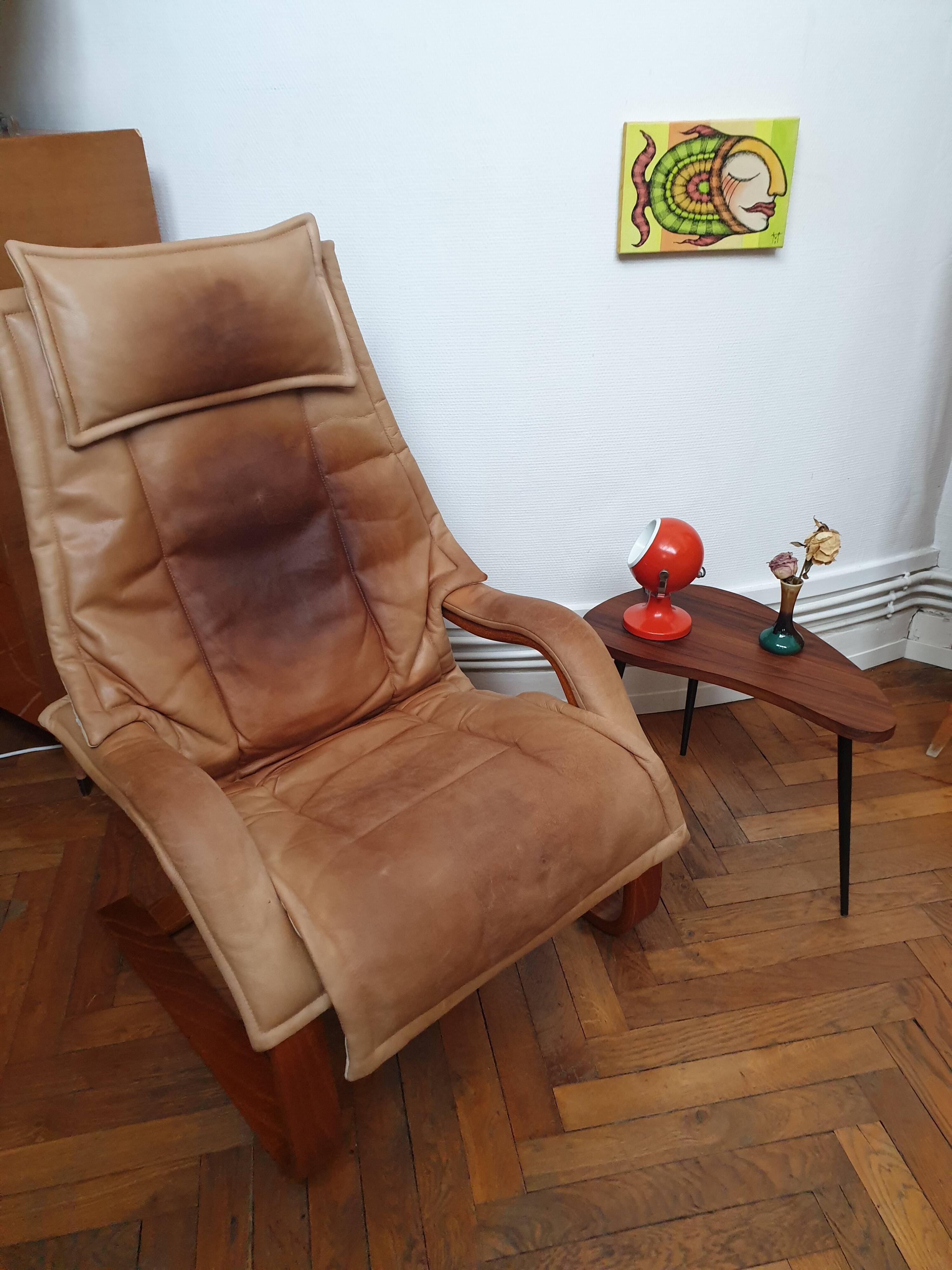 Mid-Century Scandinavian side table / end table