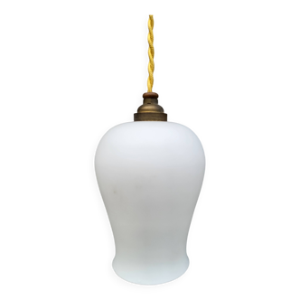 Suspension tulipe verre opalin