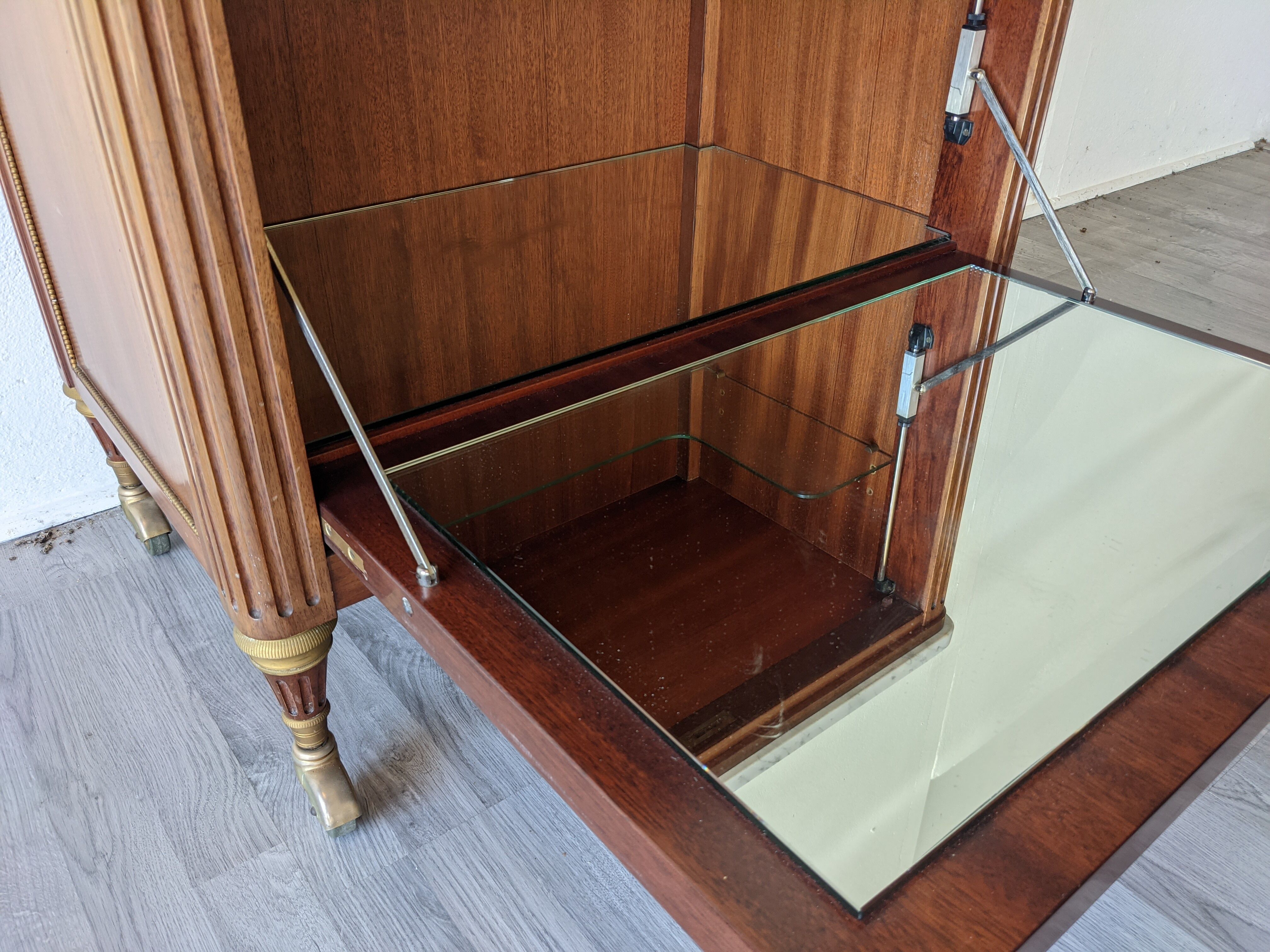 Mahogany bar furniture