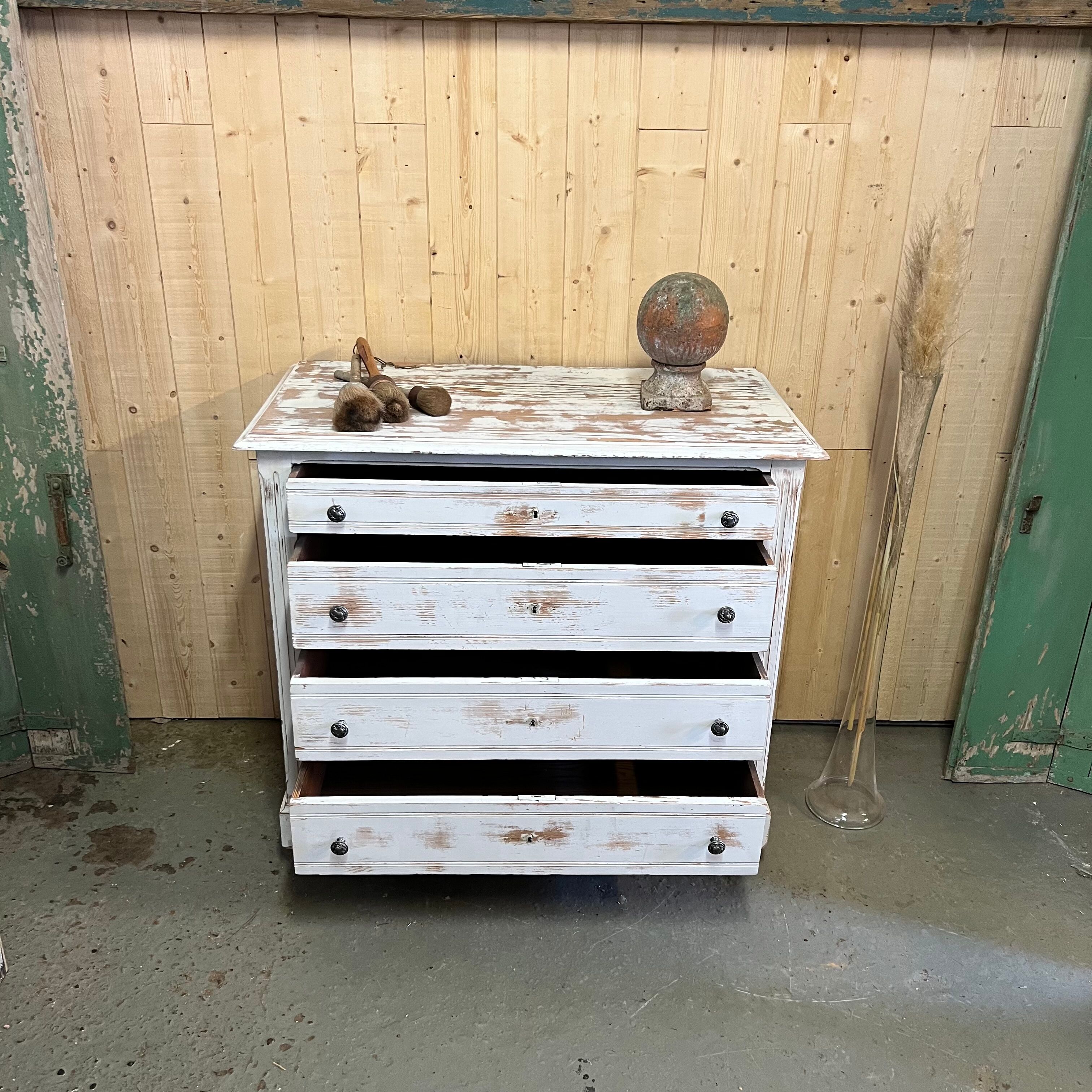 Patinated chest of drawers